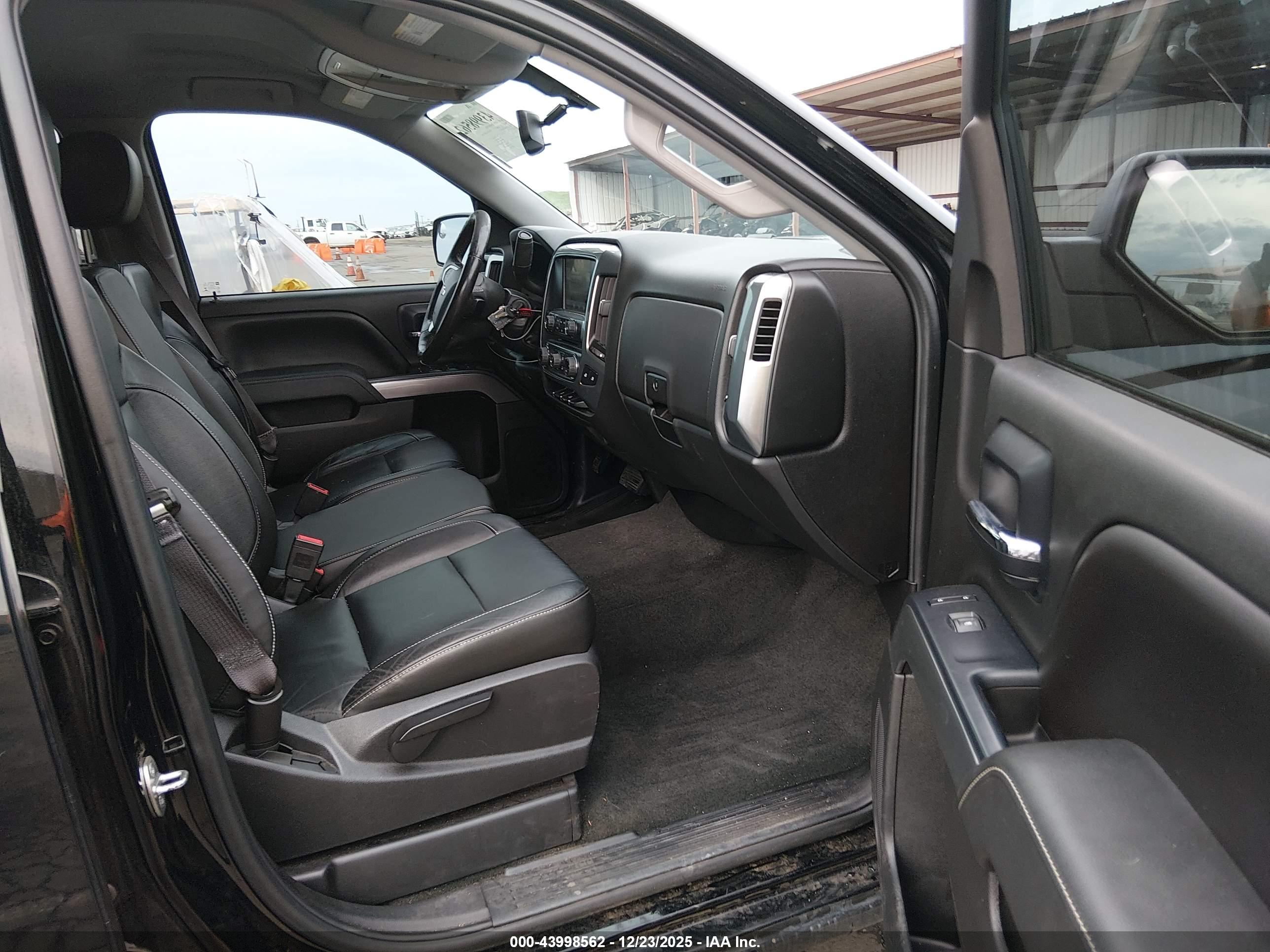 CHEVROLET SILVERADO image 5