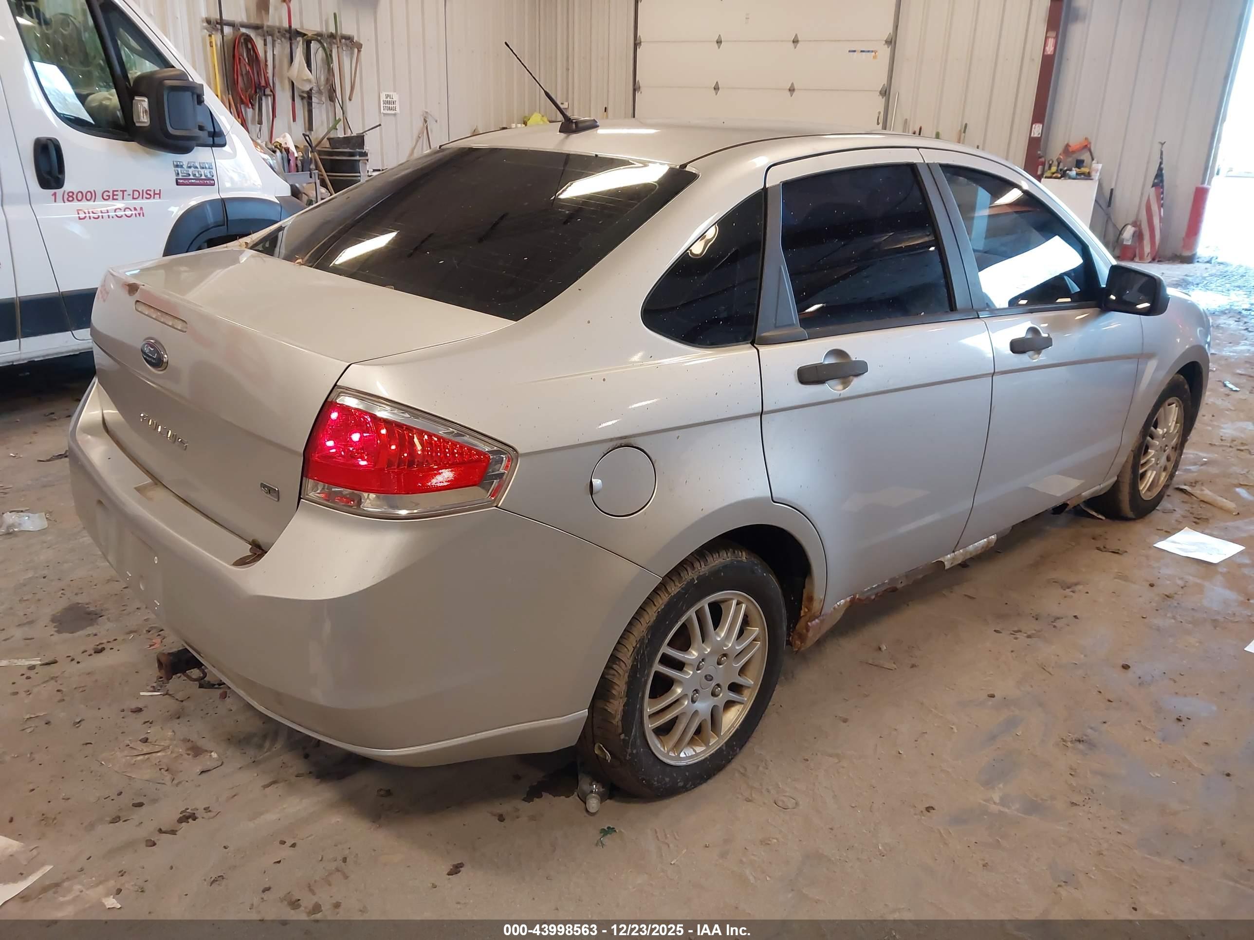 FORD FOCUS image 4