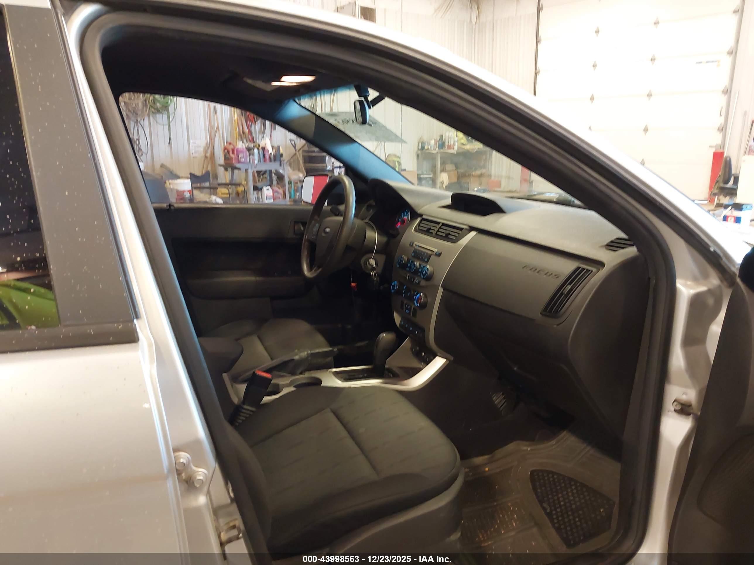 FORD FOCUS image 5