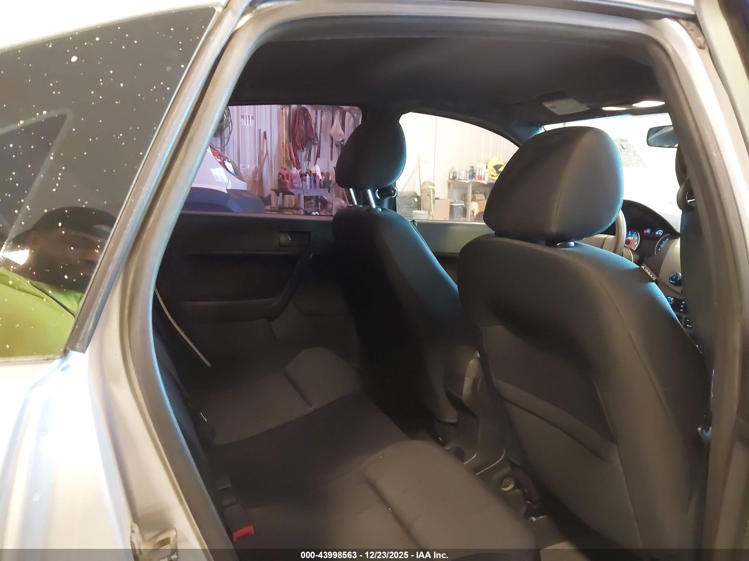 FORD FOCUS image 8