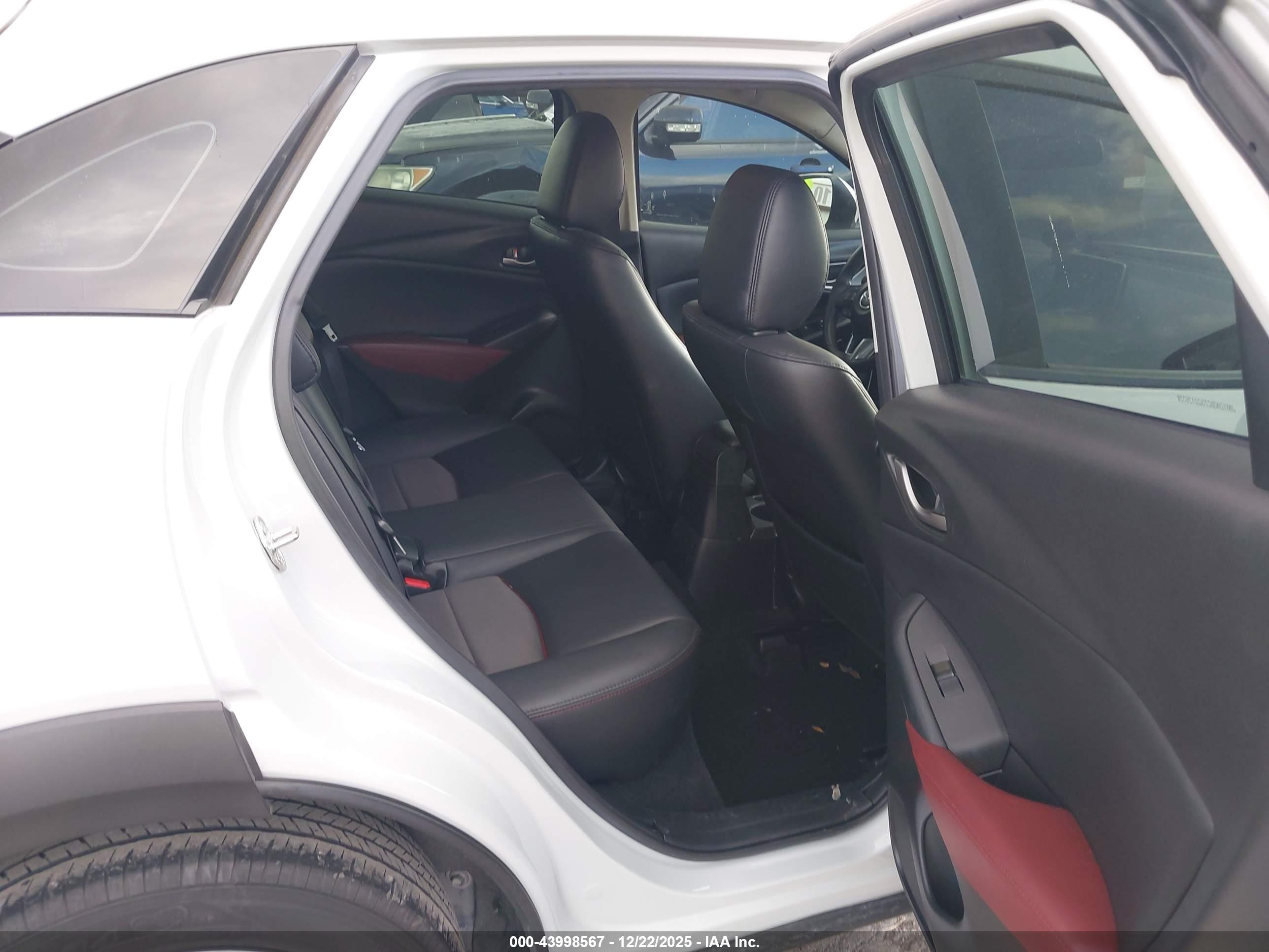 MAZDA CX-3 image 8