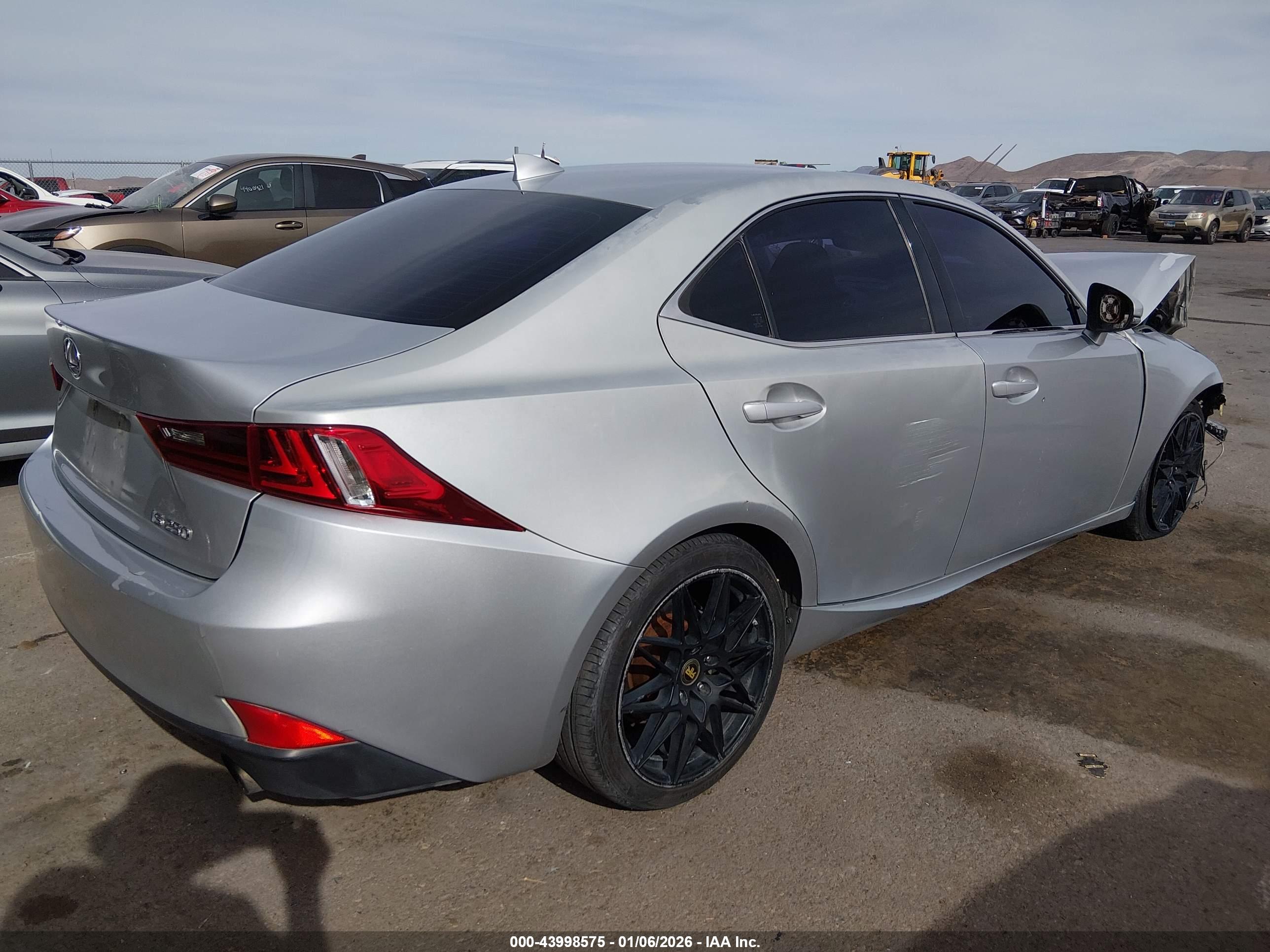 LEXUS IS image 4