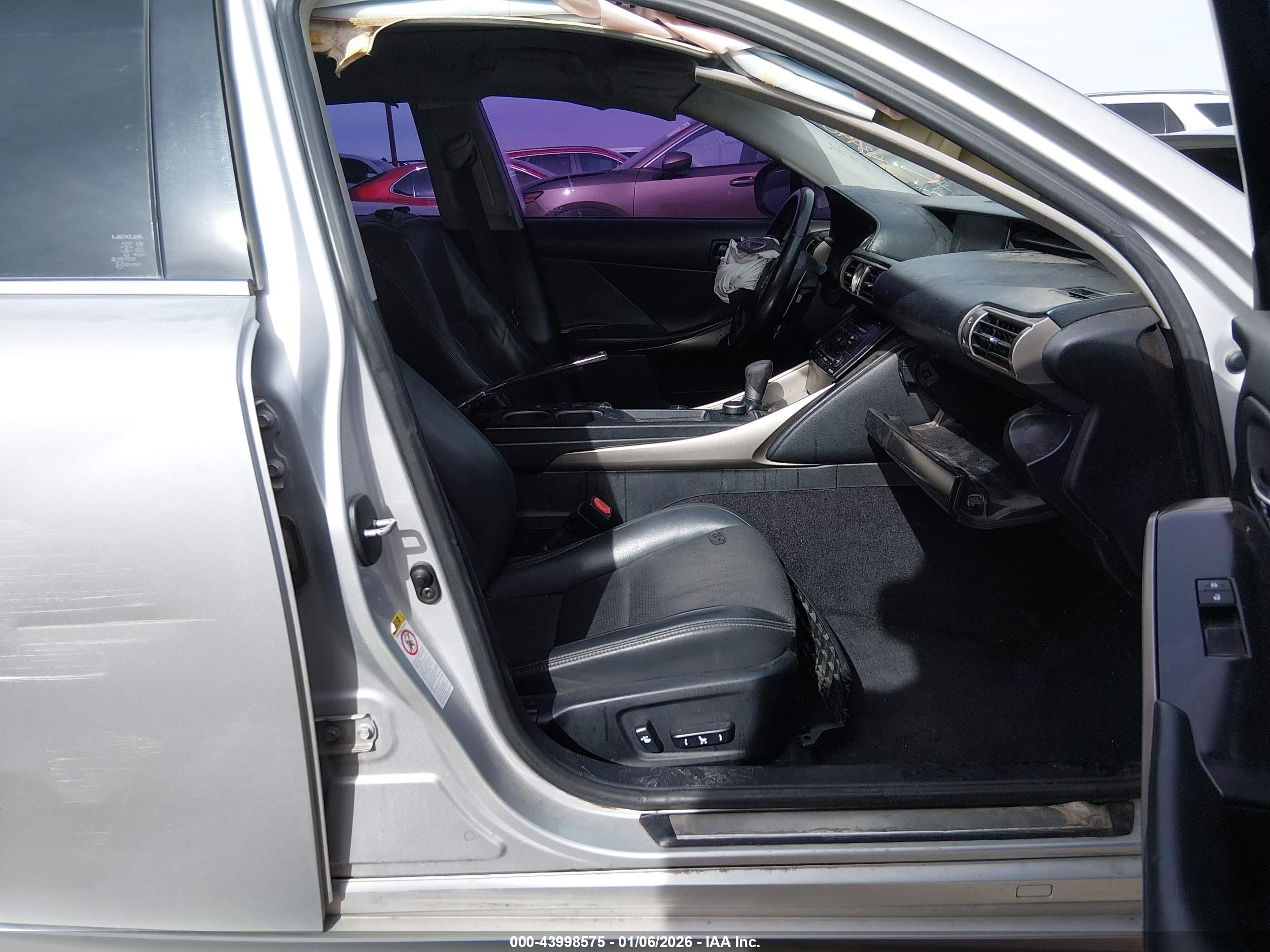 LEXUS IS image 5
