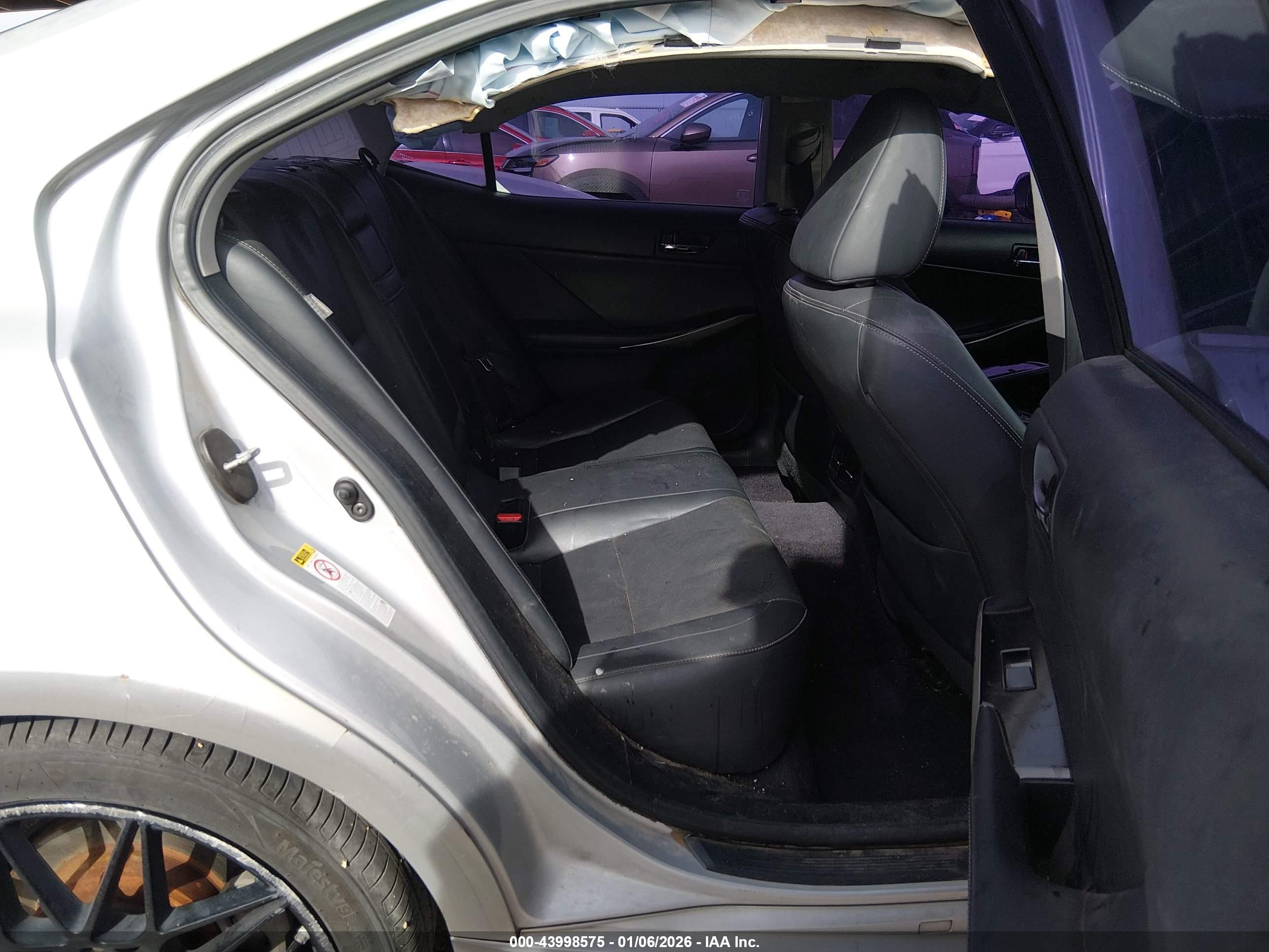 LEXUS IS image 8