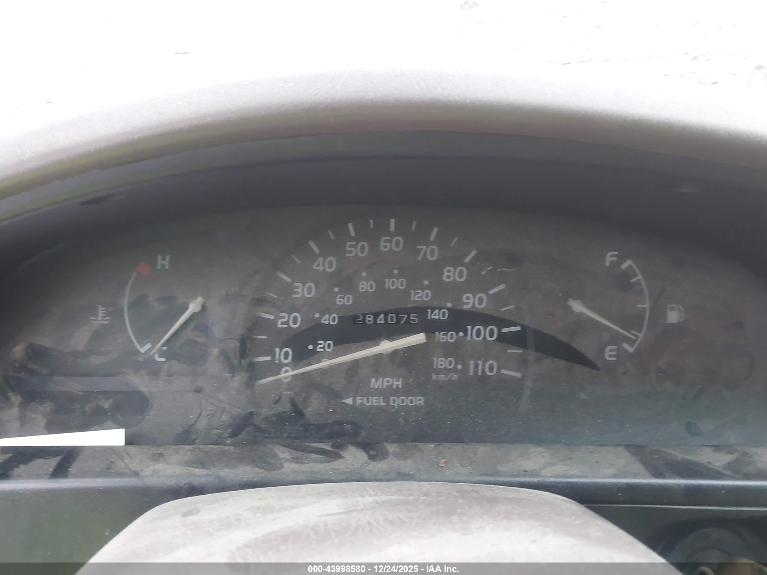 TOYOTA TACOMA image 7