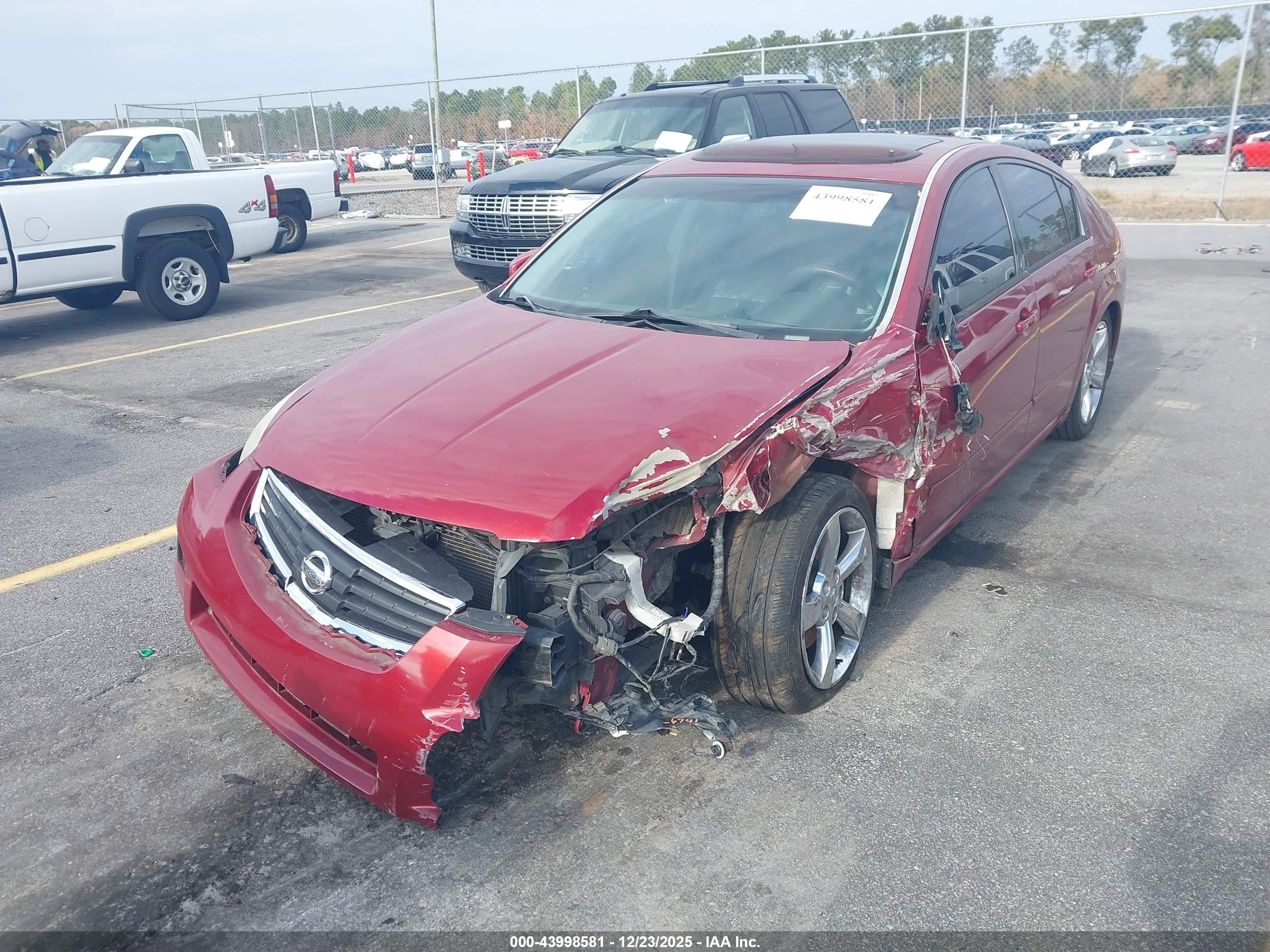 NISSAN MAXIMA image 2