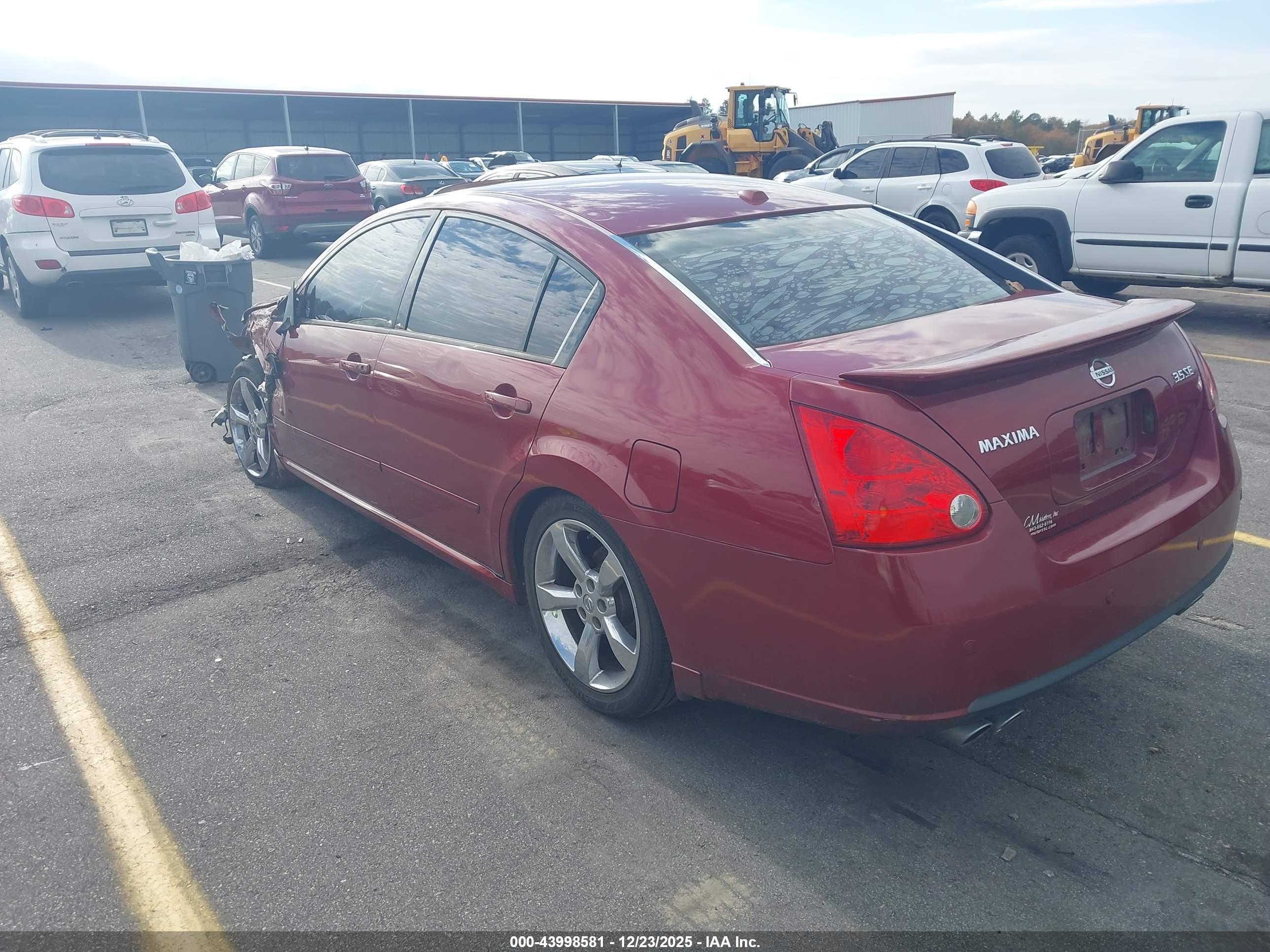 NISSAN MAXIMA image 3