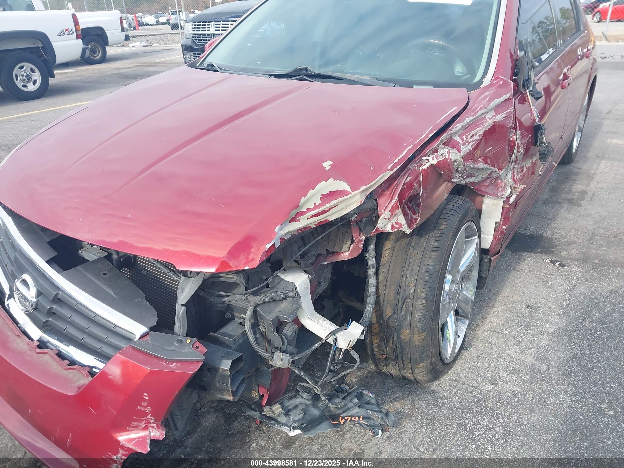 NISSAN MAXIMA image 6