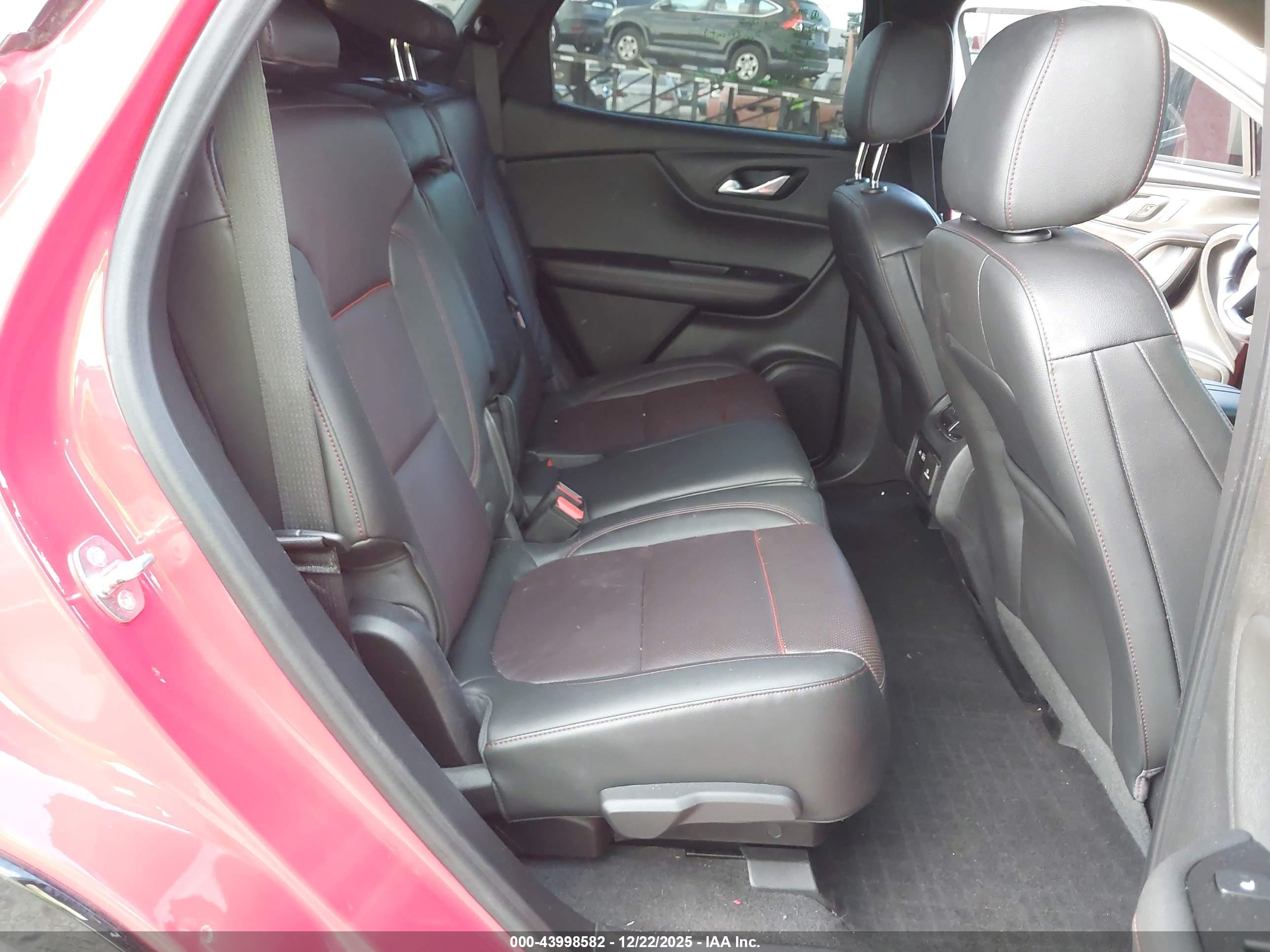 CHEVROLET BLAZER image 8
