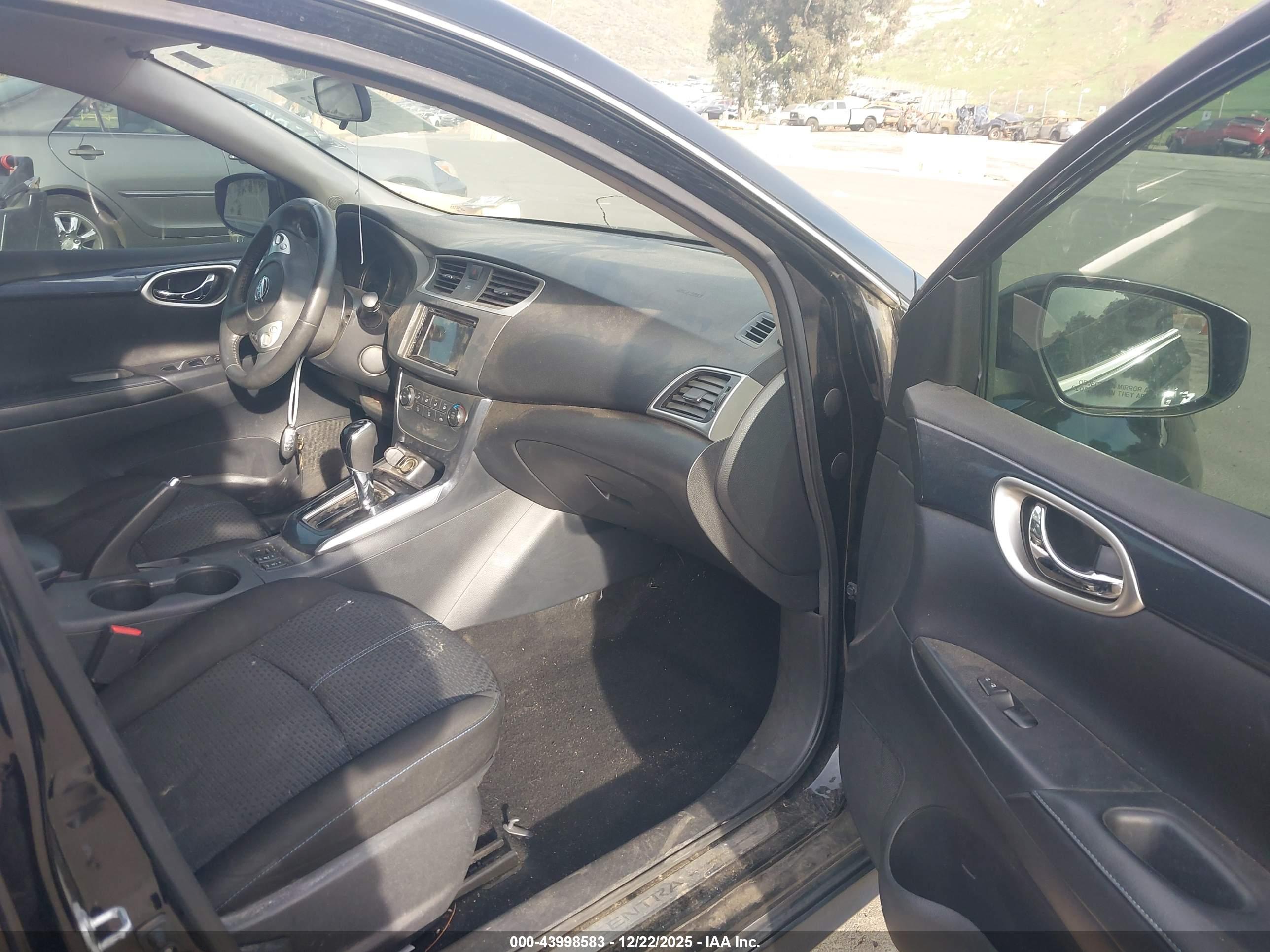 NISSAN SENTRA image 5