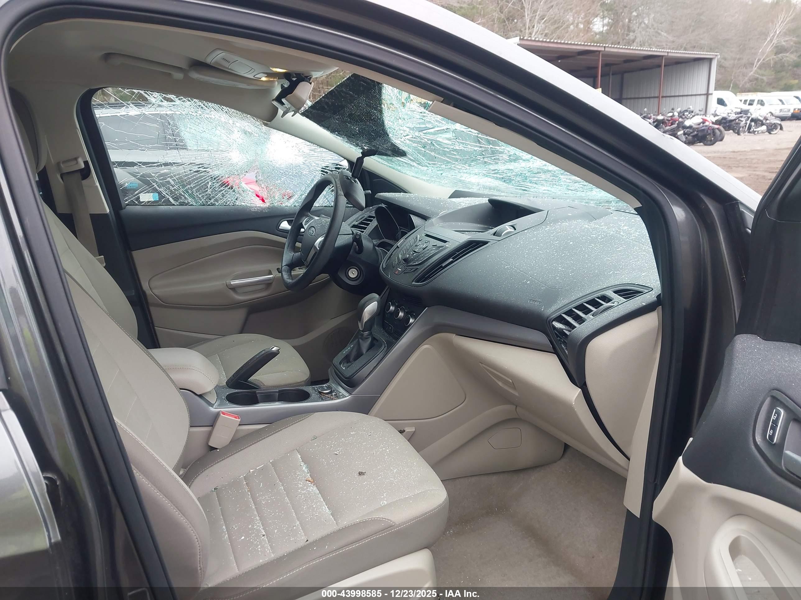 FORD ESCAPE image 5