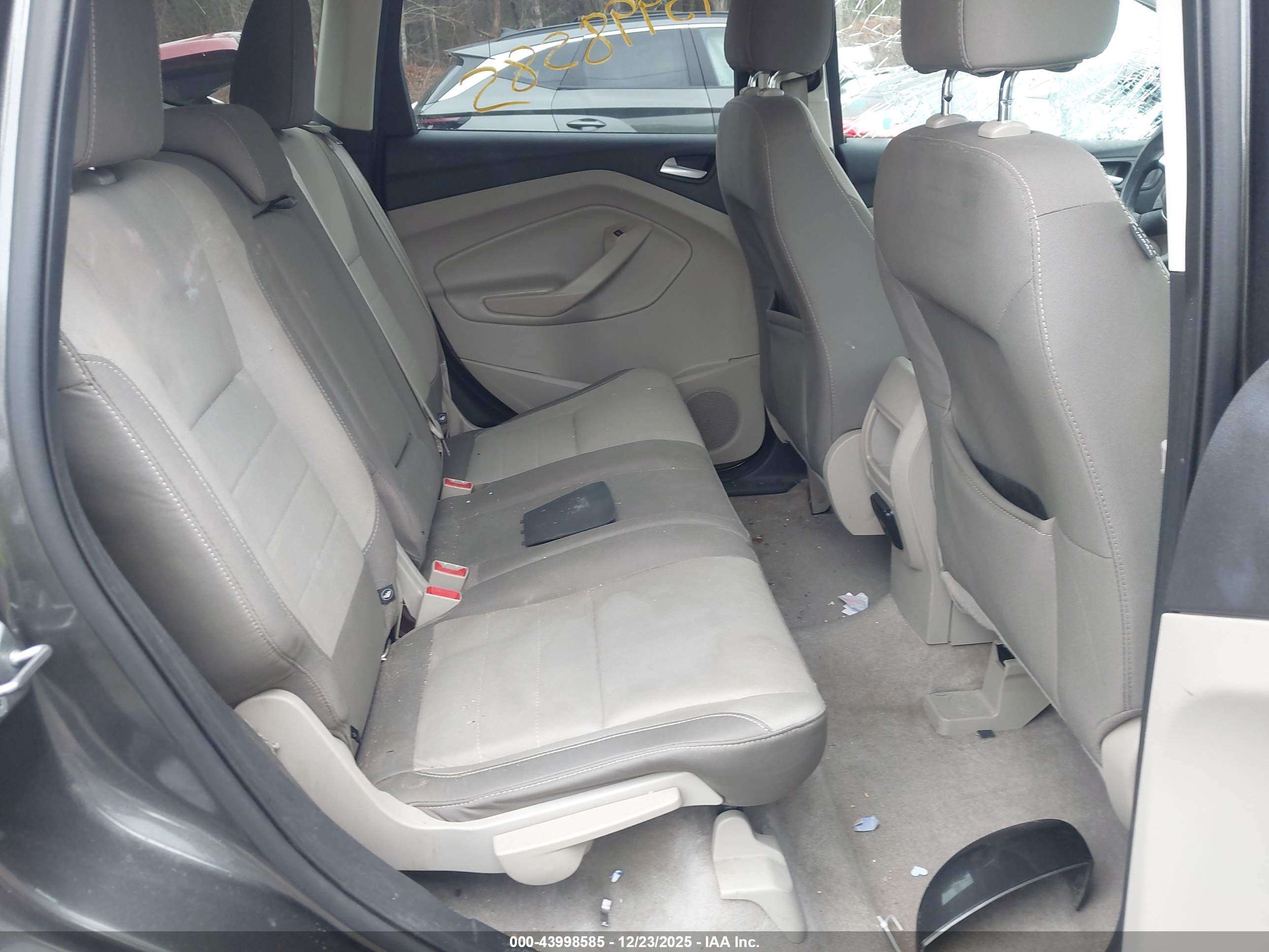 FORD ESCAPE image 8