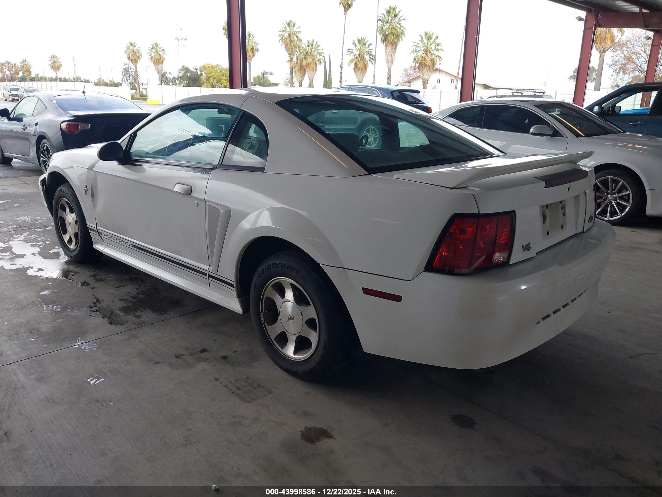 FORD MUSTANG image 3