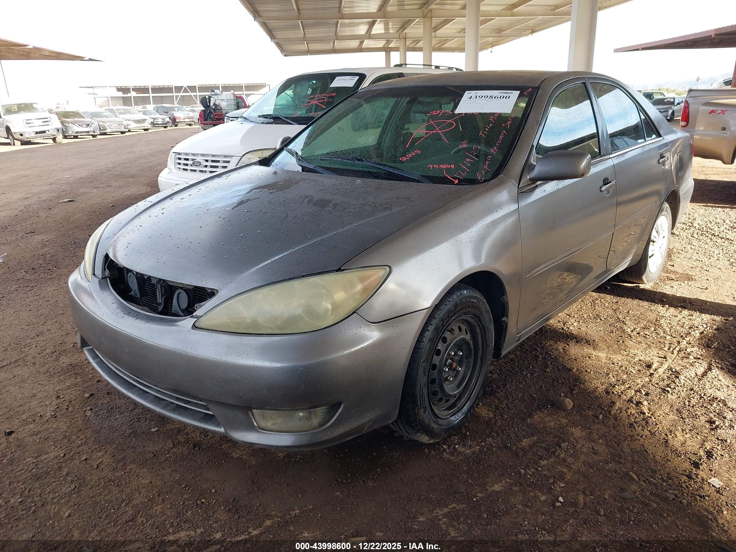 TOYOTA CAMRY image 2