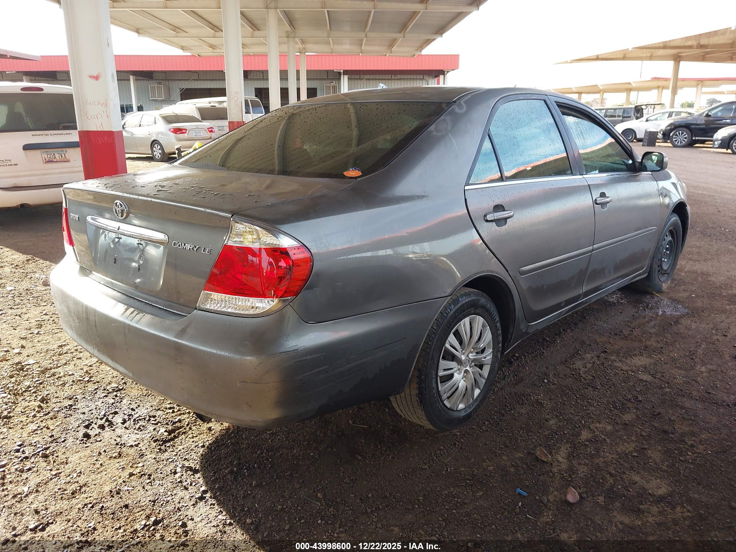 TOYOTA CAMRY image 4