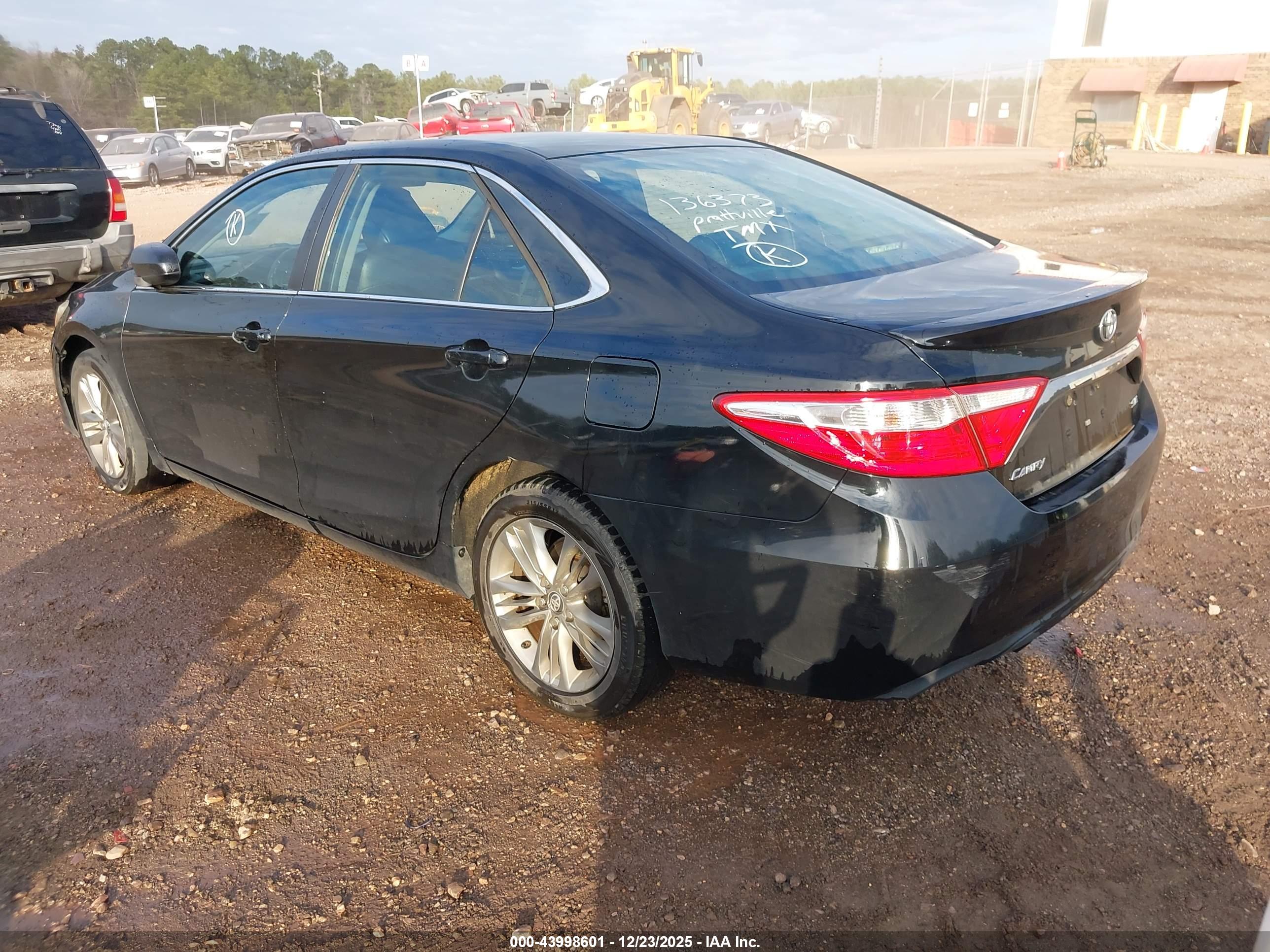 TOYOTA CAMRY image 3
