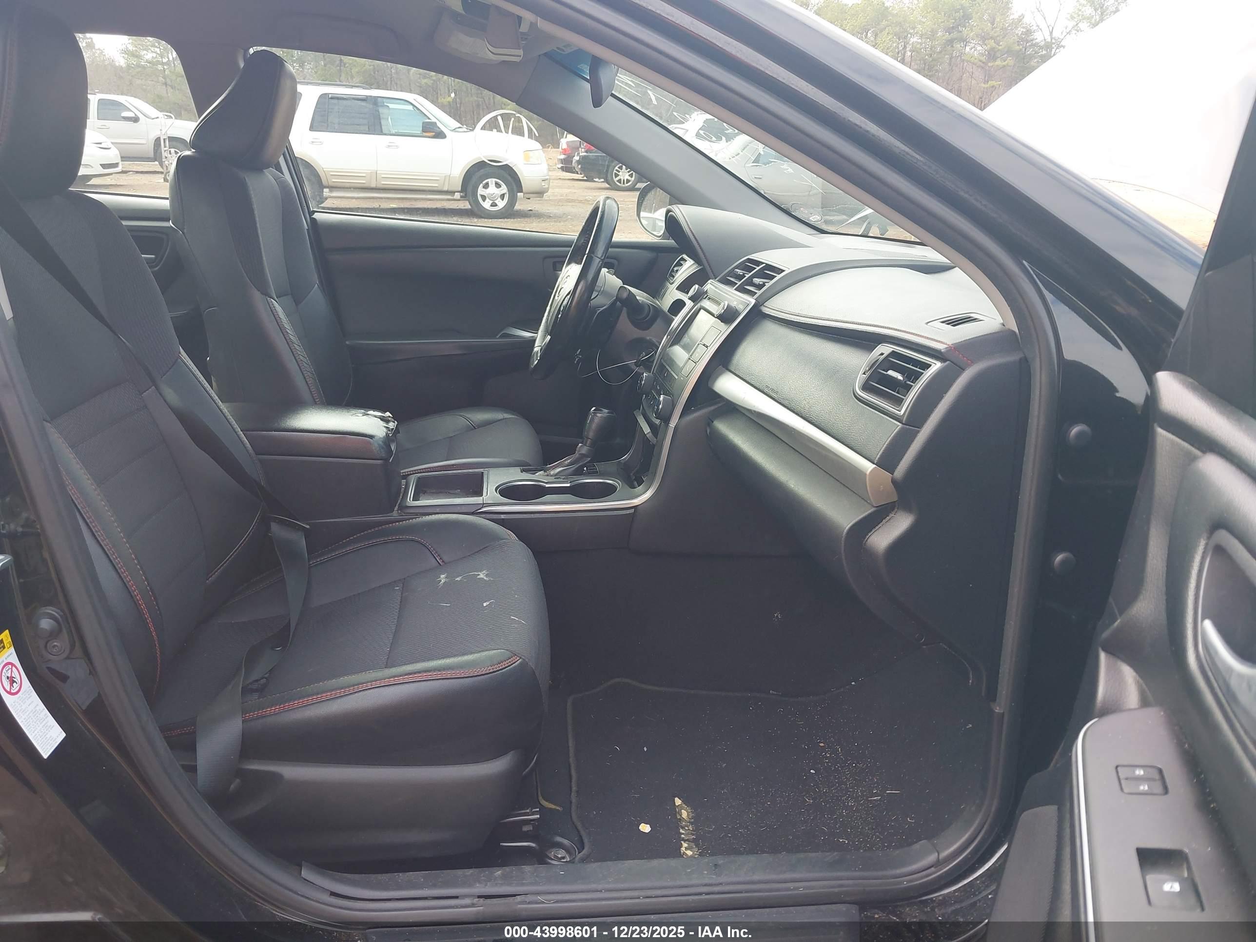 TOYOTA CAMRY image 5