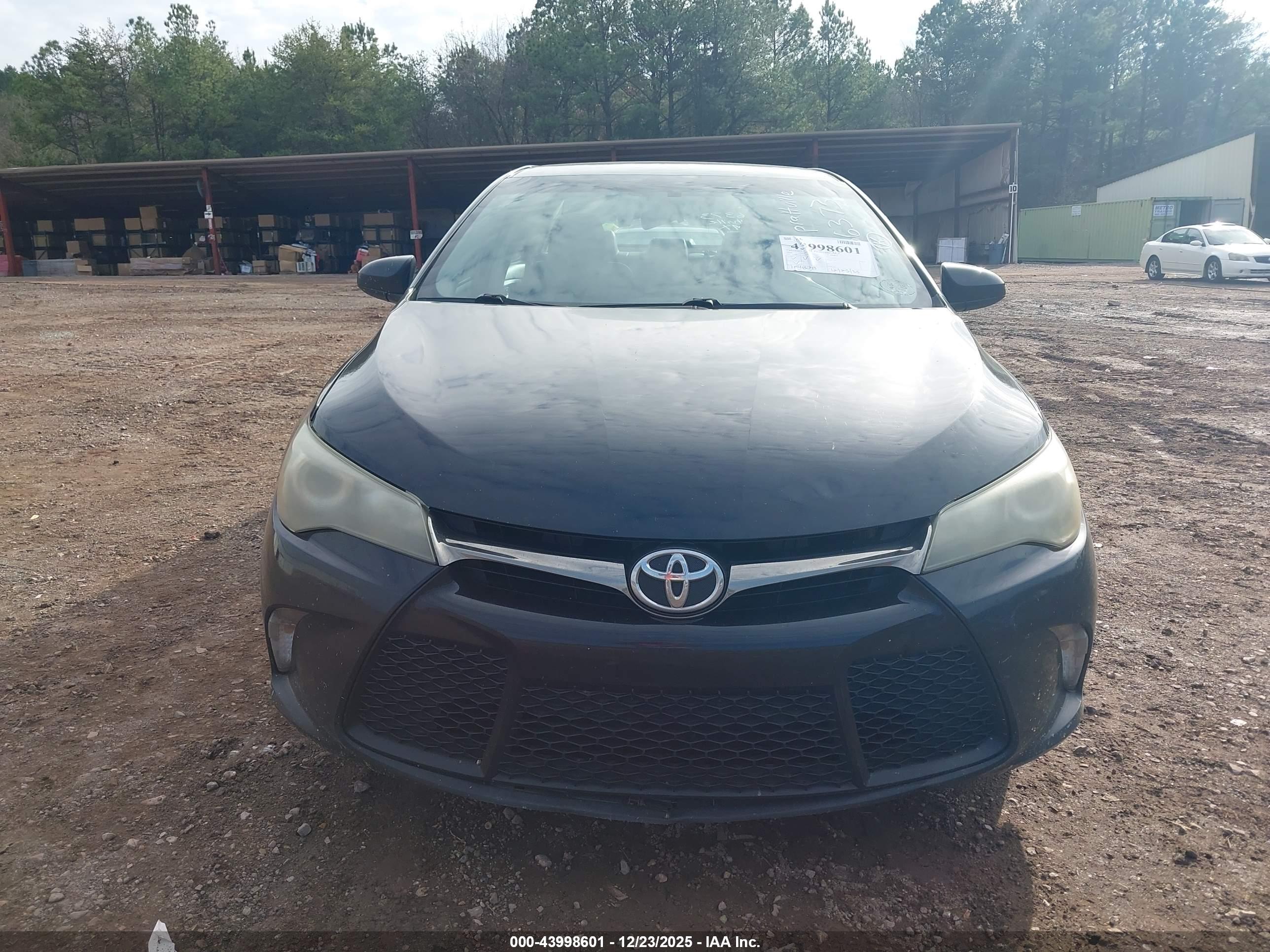 TOYOTA CAMRY image 6