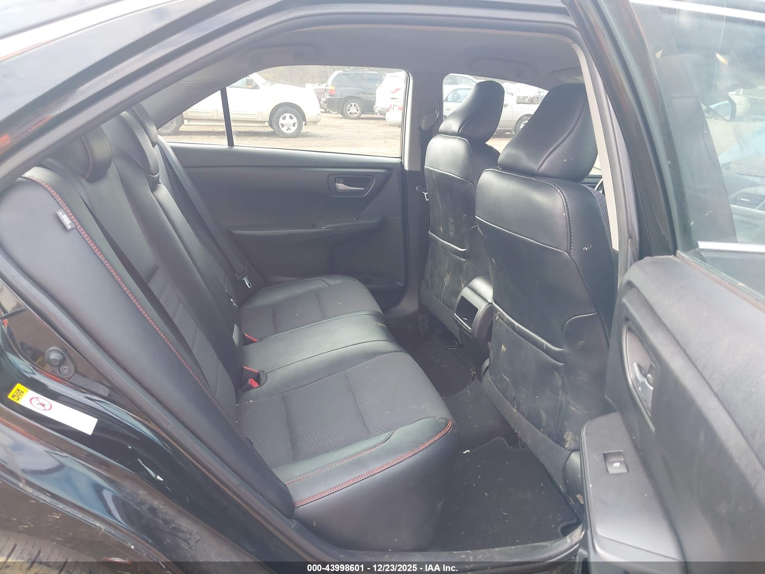 TOYOTA CAMRY image 8
