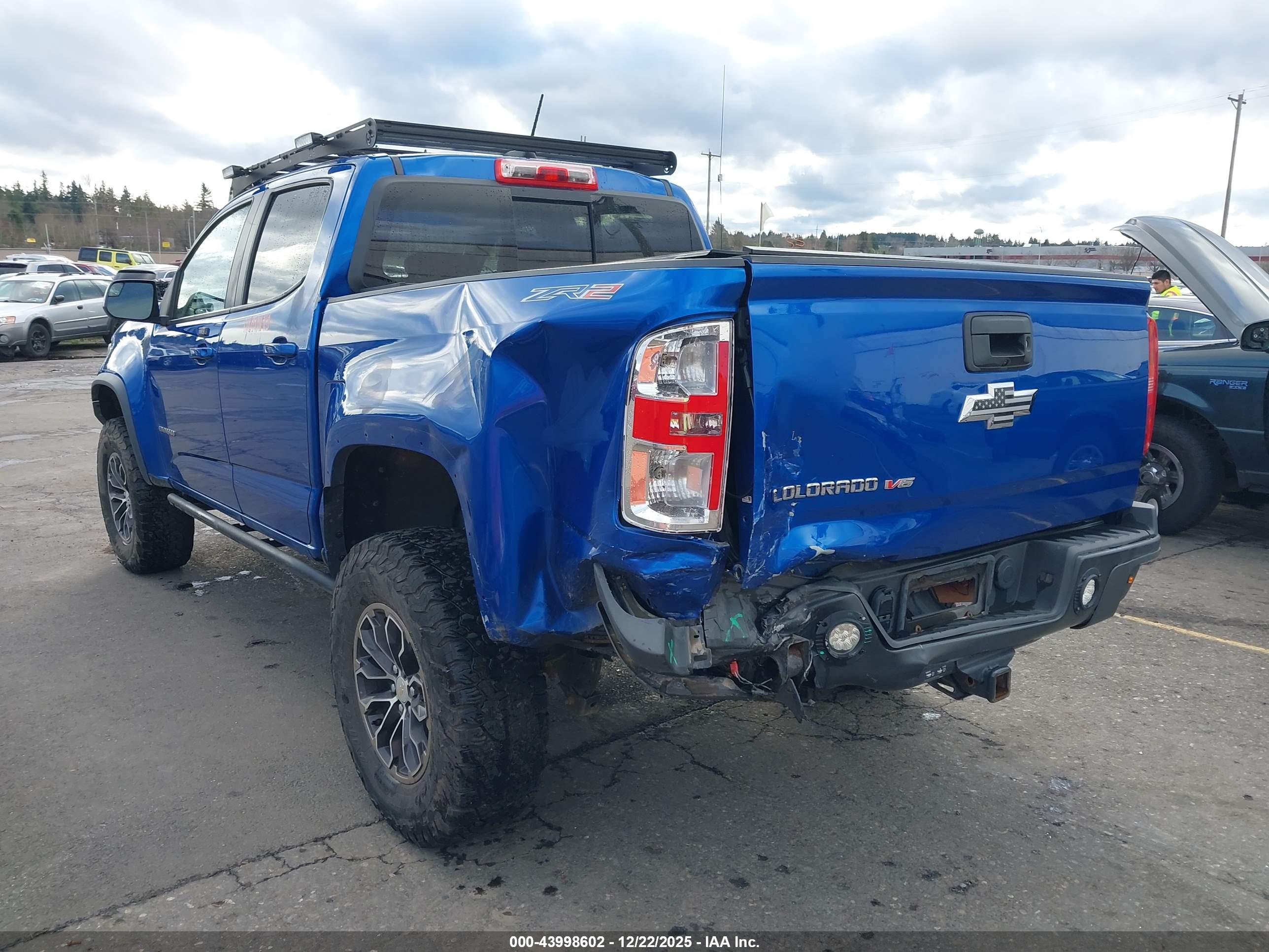 CHEVROLET COLORADO image 3