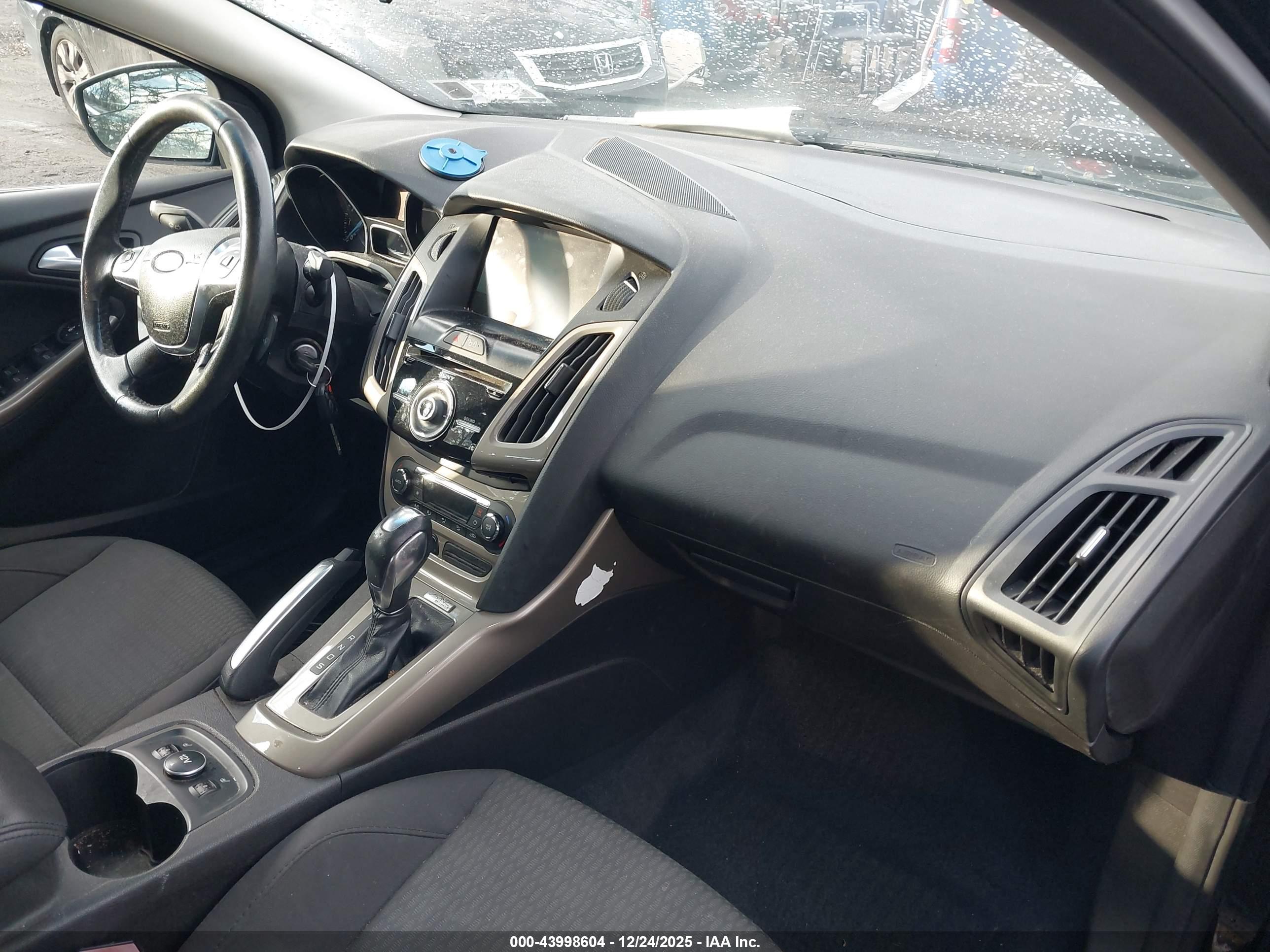 FORD FOCUS image 5