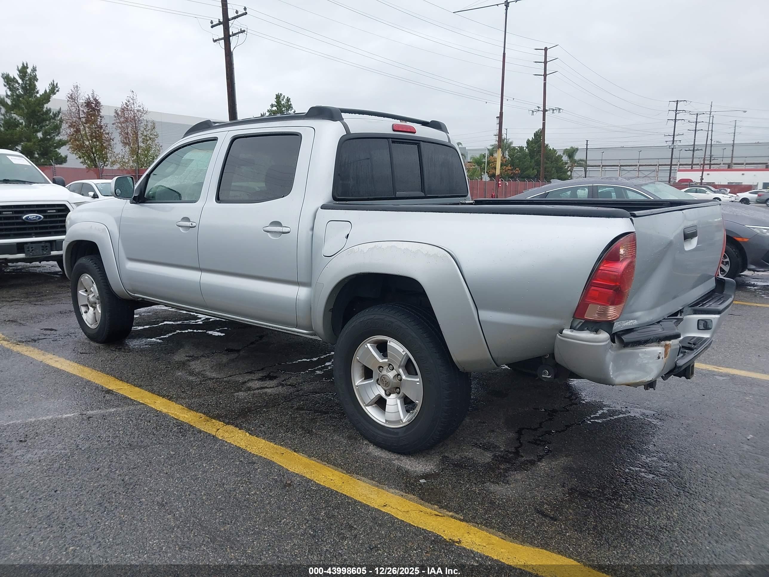 TOYOTA TACOMA image 3