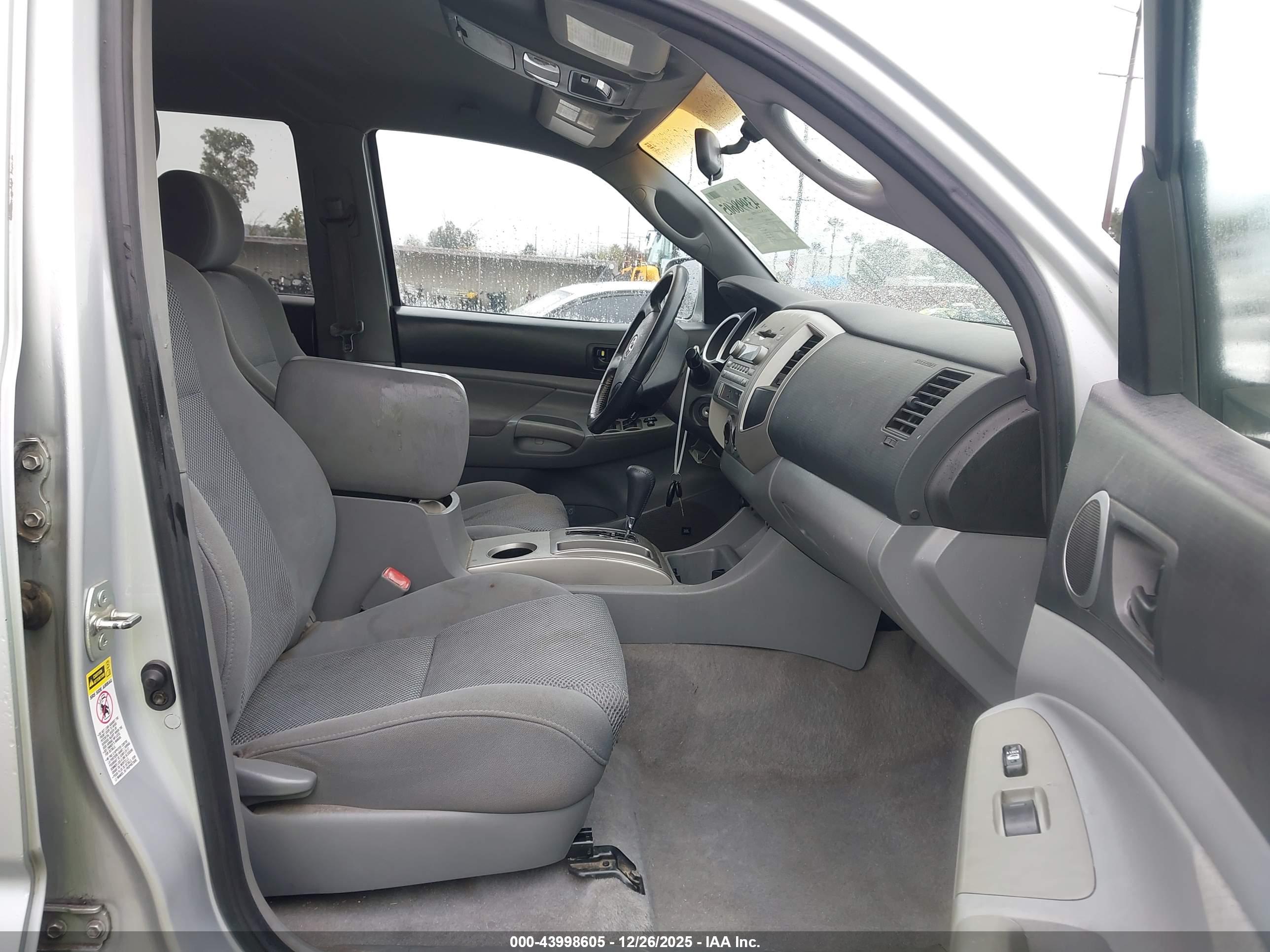 TOYOTA TACOMA image 5