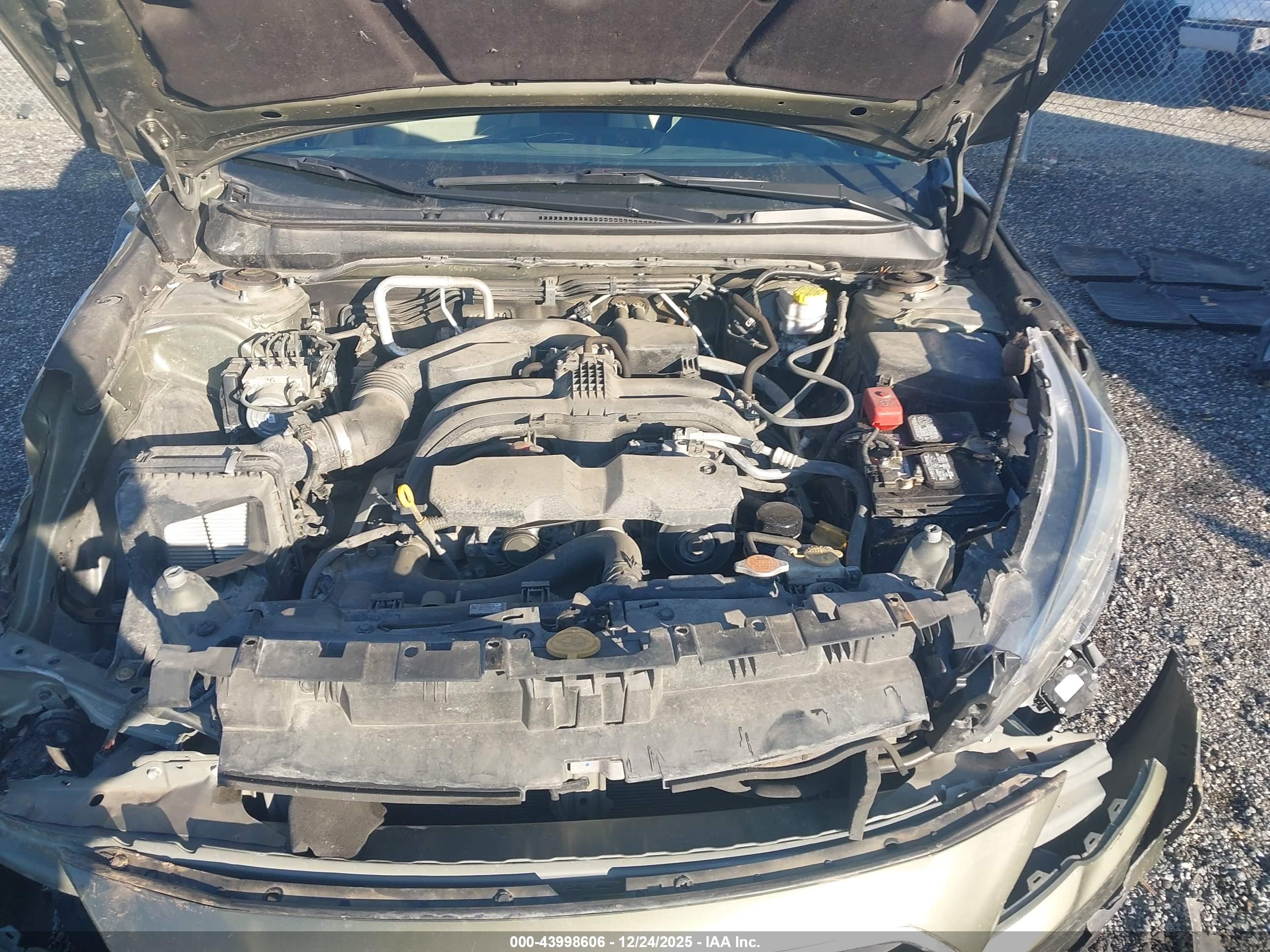SUBARU OUTBACK image 10