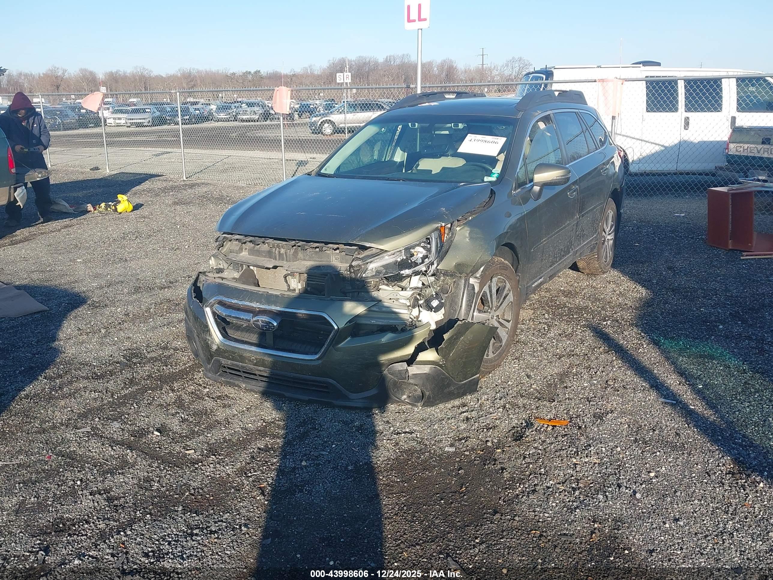 SUBARU OUTBACK image 2