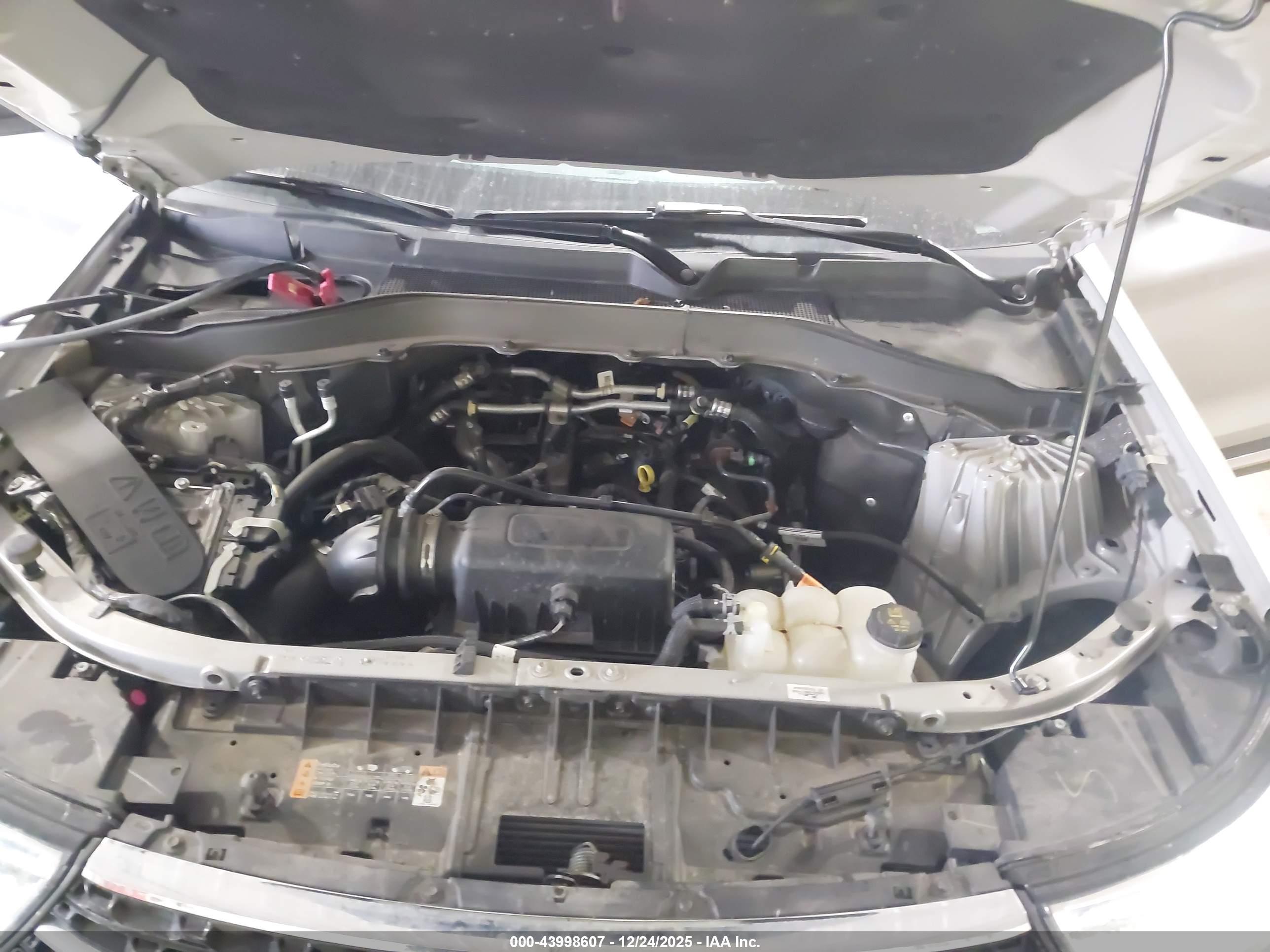 FORD EXPLORER image 10