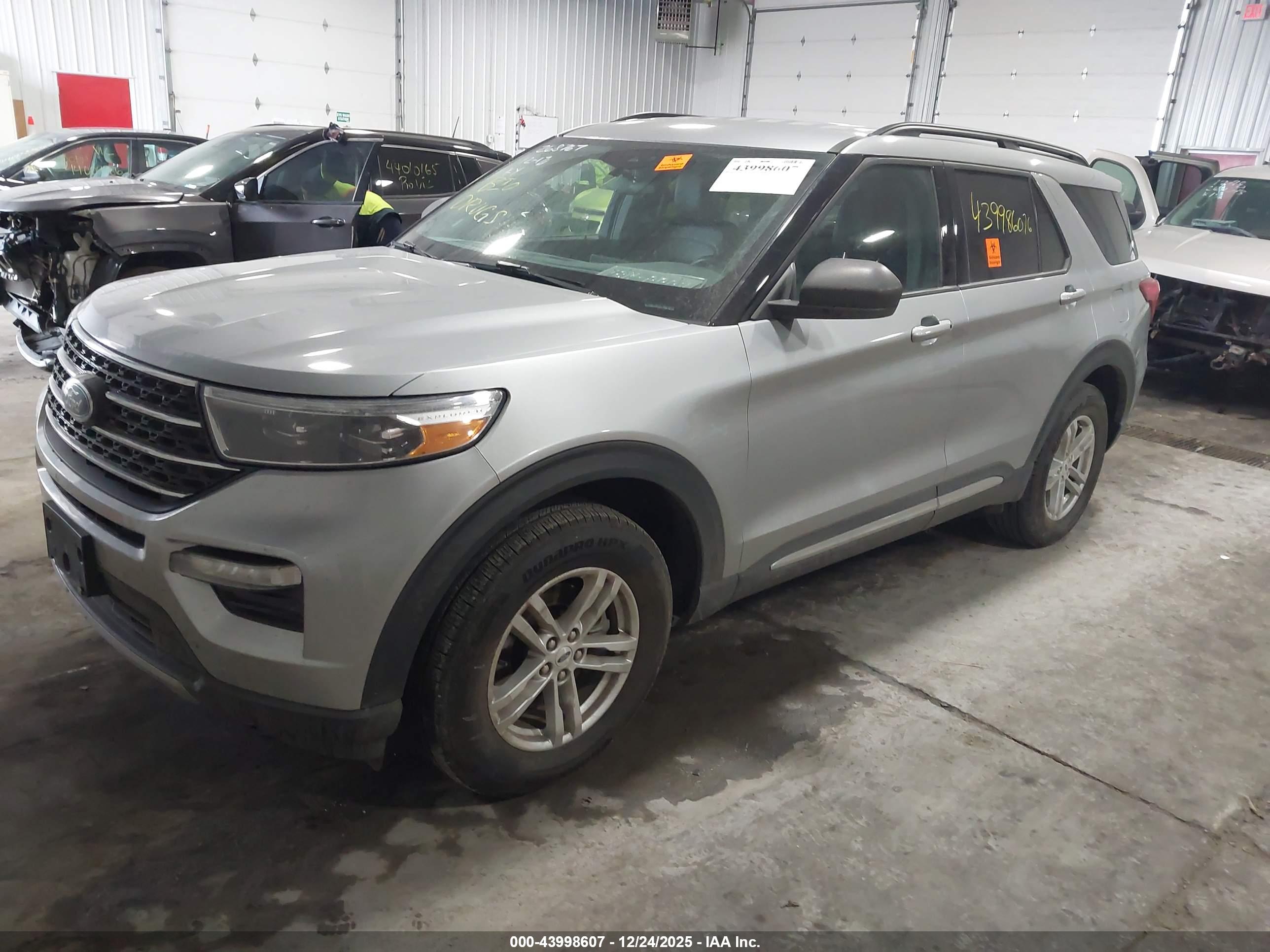 FORD EXPLORER image 2