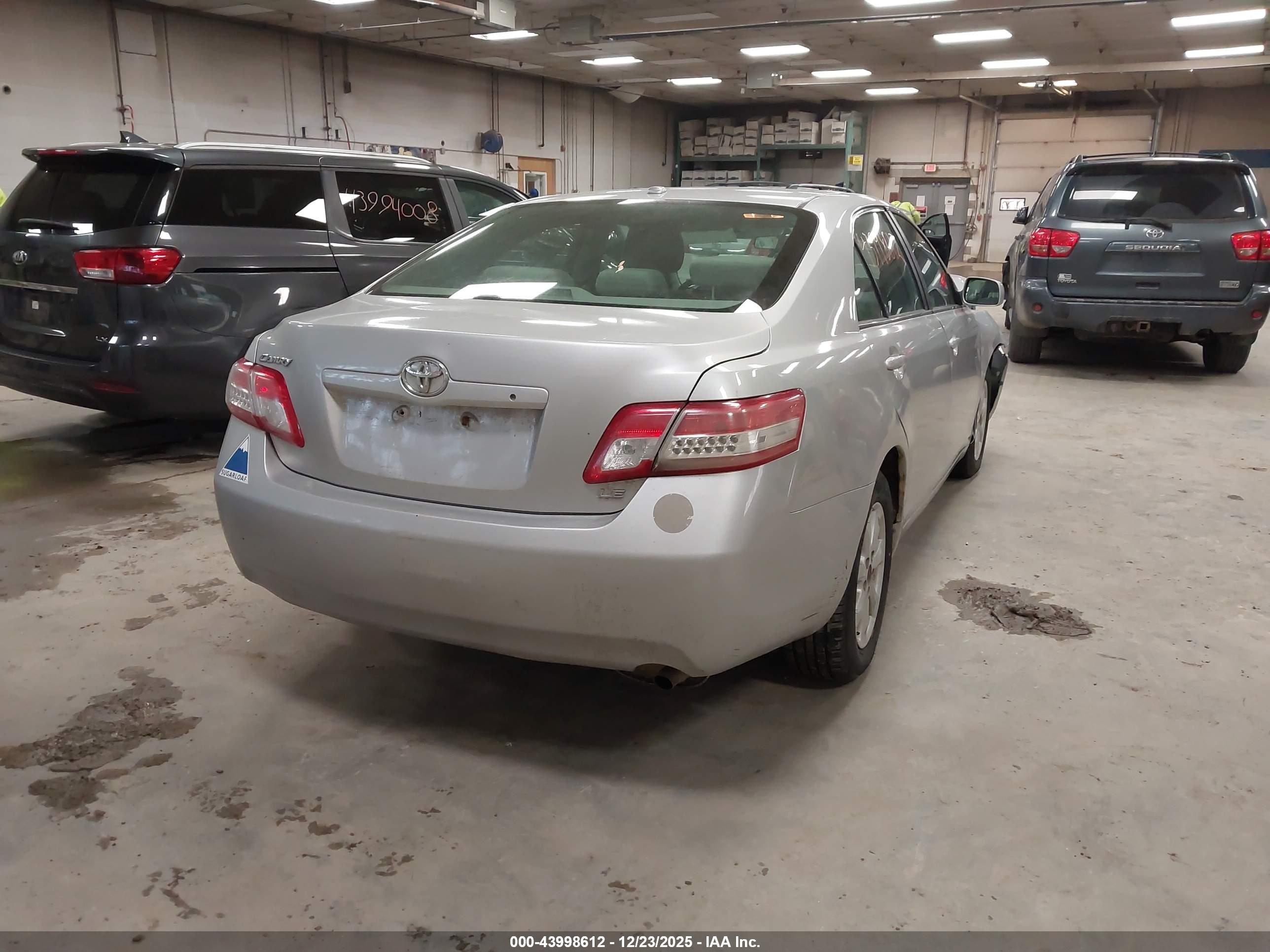 TOYOTA CAMRY image 4