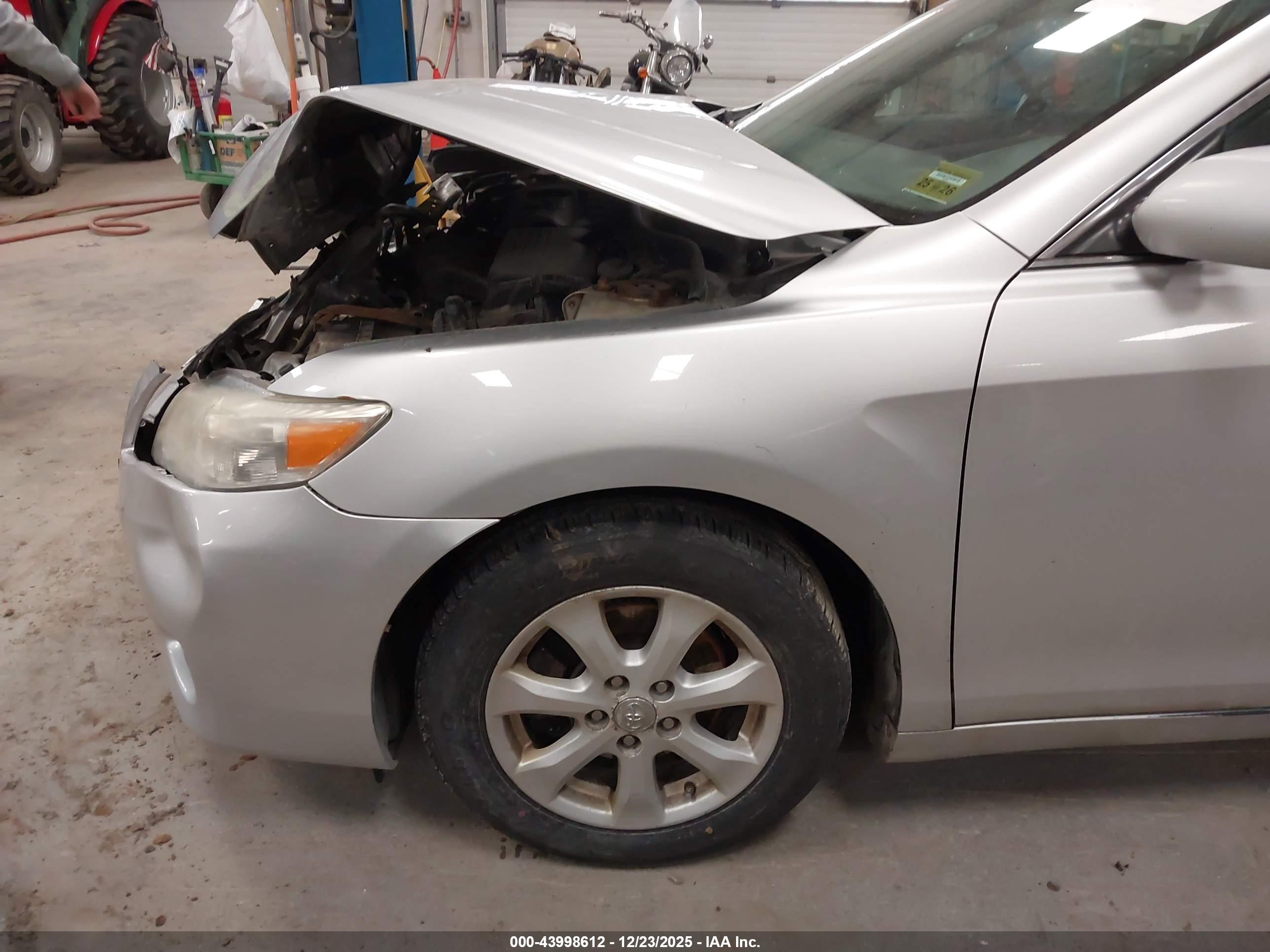 TOYOTA CAMRY image 6