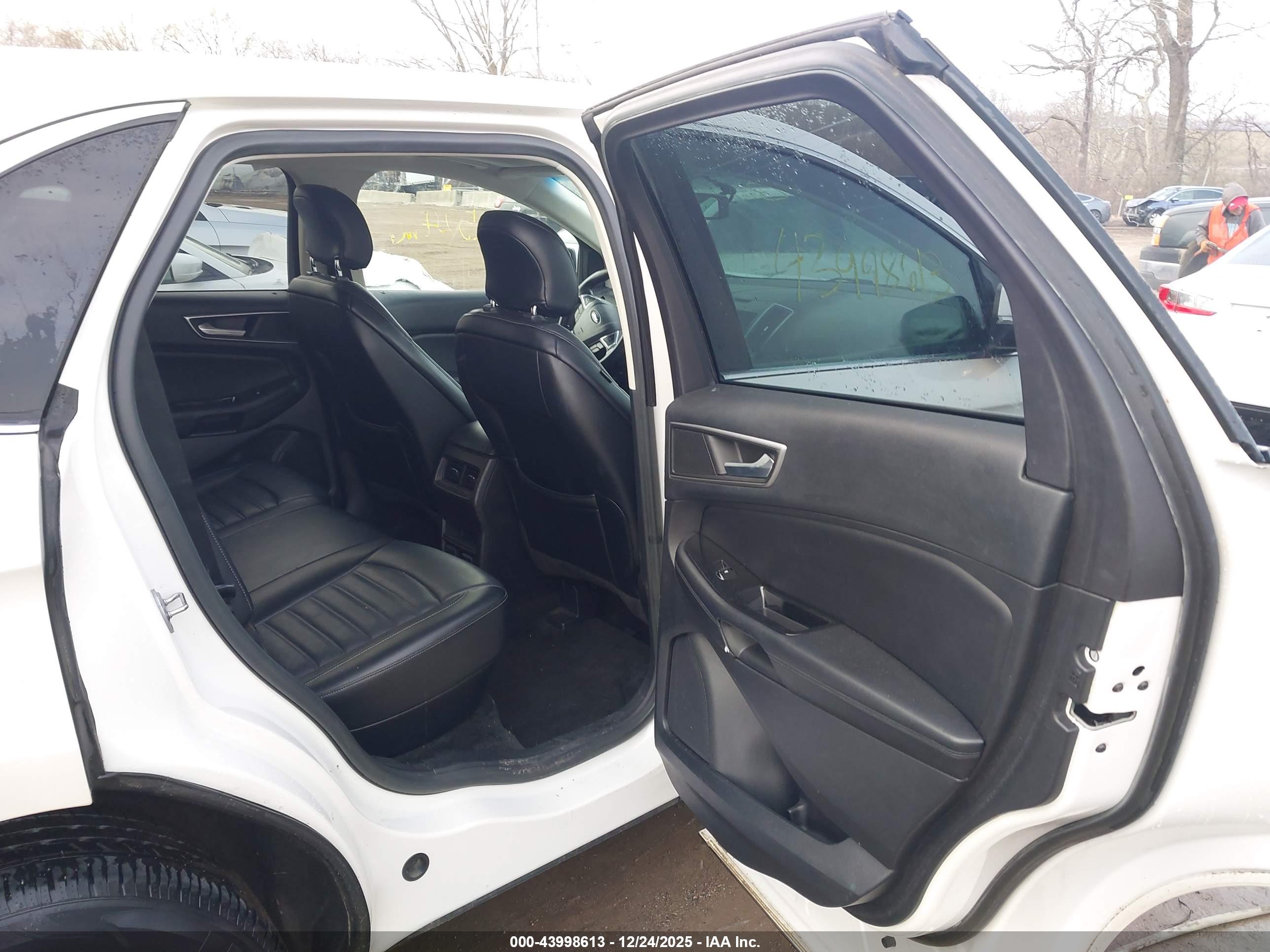 FORD EDGE image 8