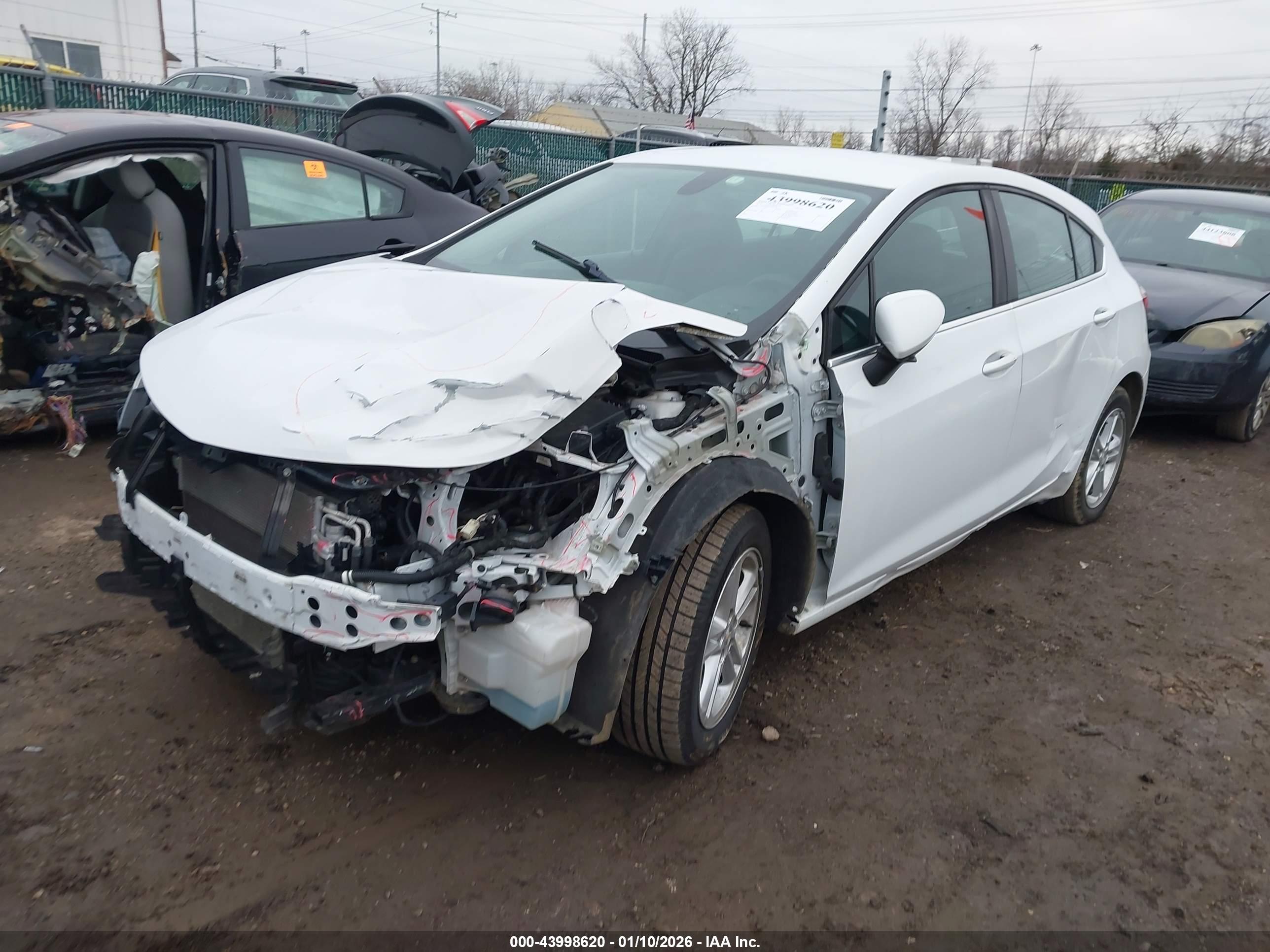 CHEVROLET CRUZE image 2