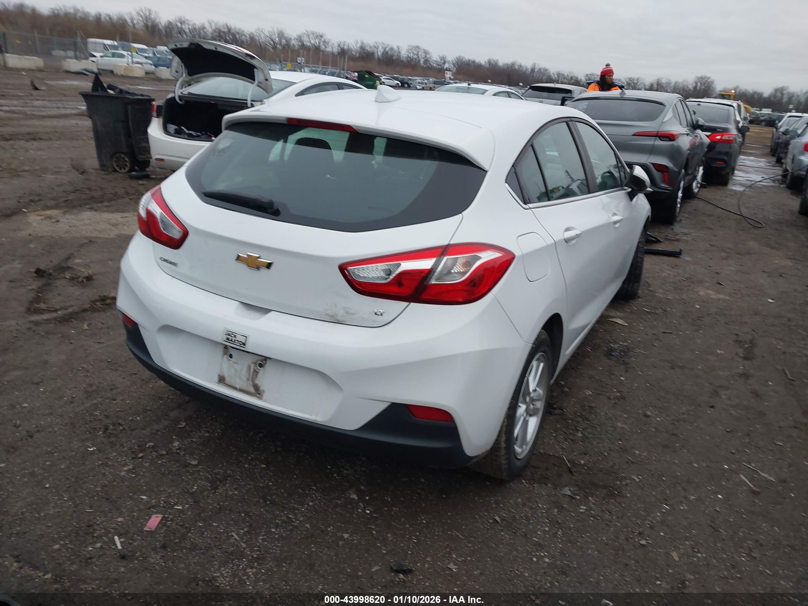 CHEVROLET CRUZE image 4