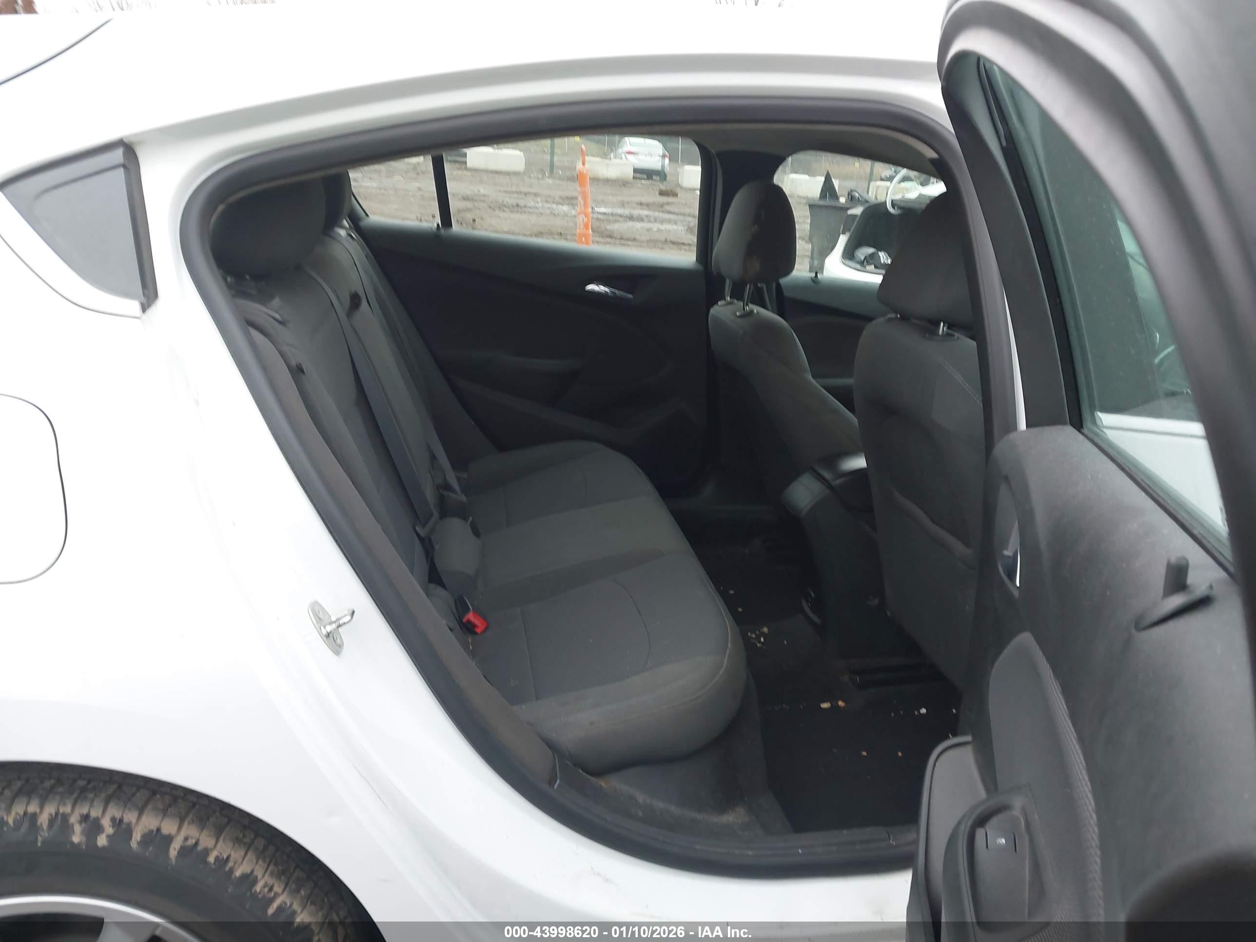 CHEVROLET CRUZE image 8