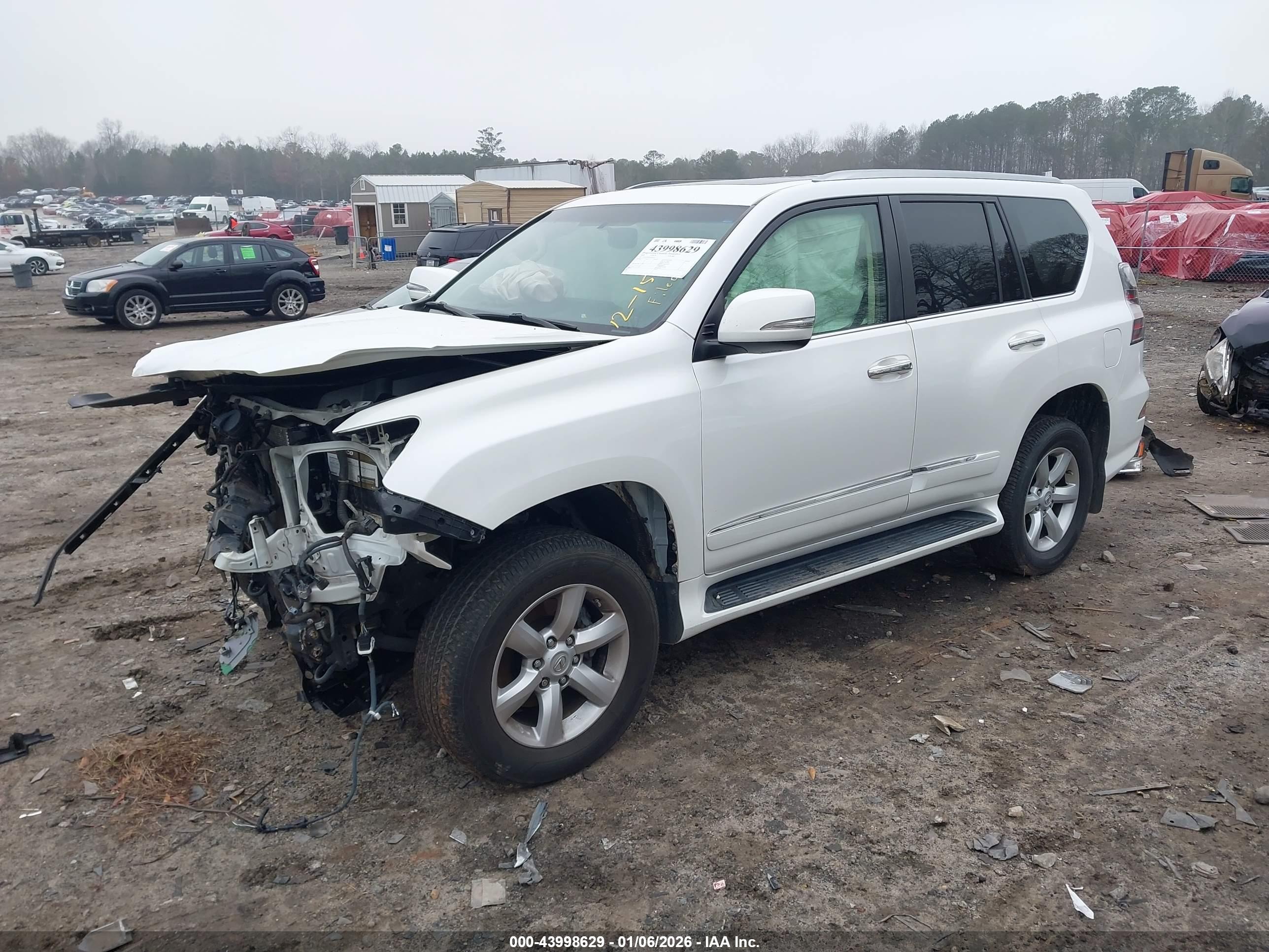 LEXUS GX image 2