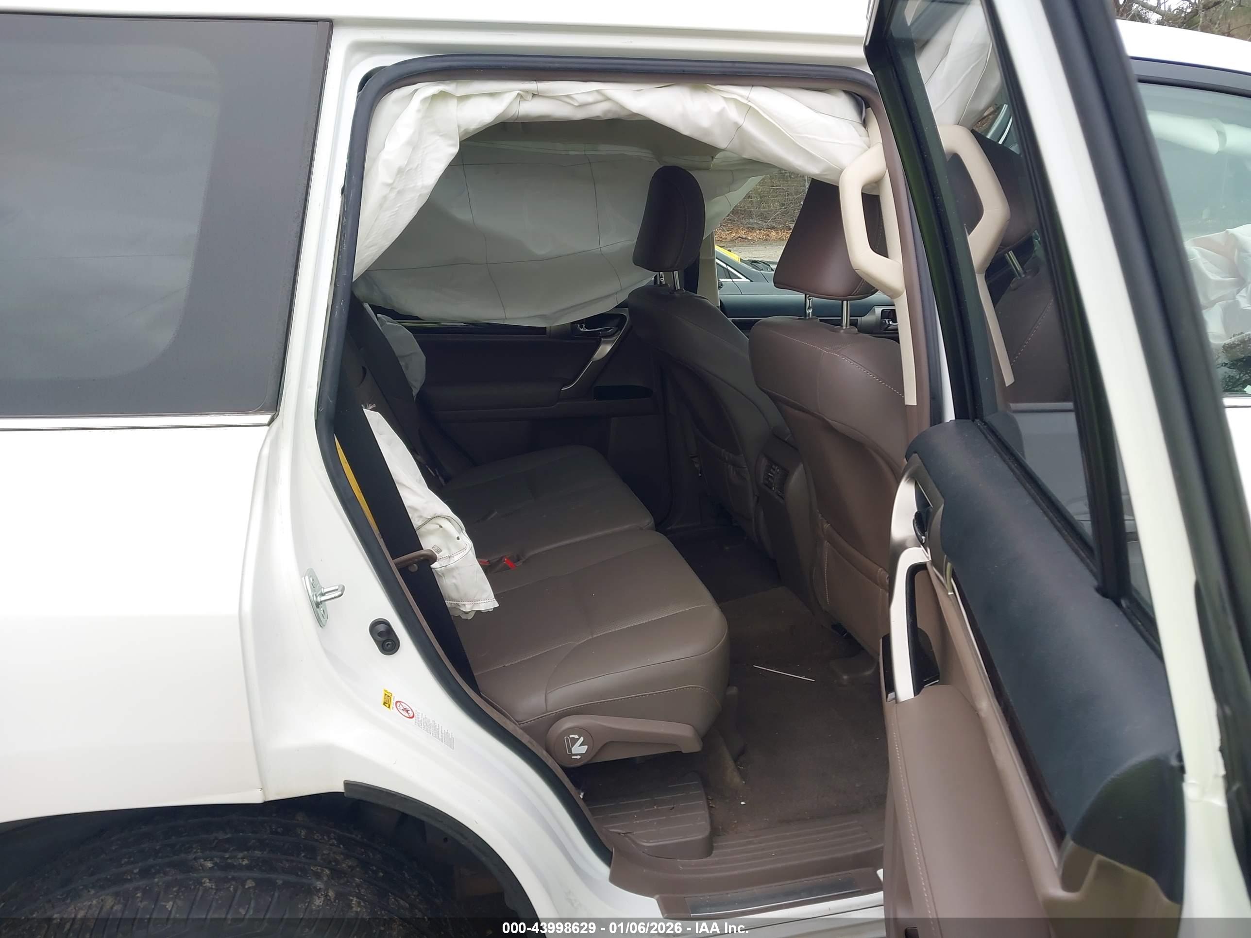 LEXUS GX image 8