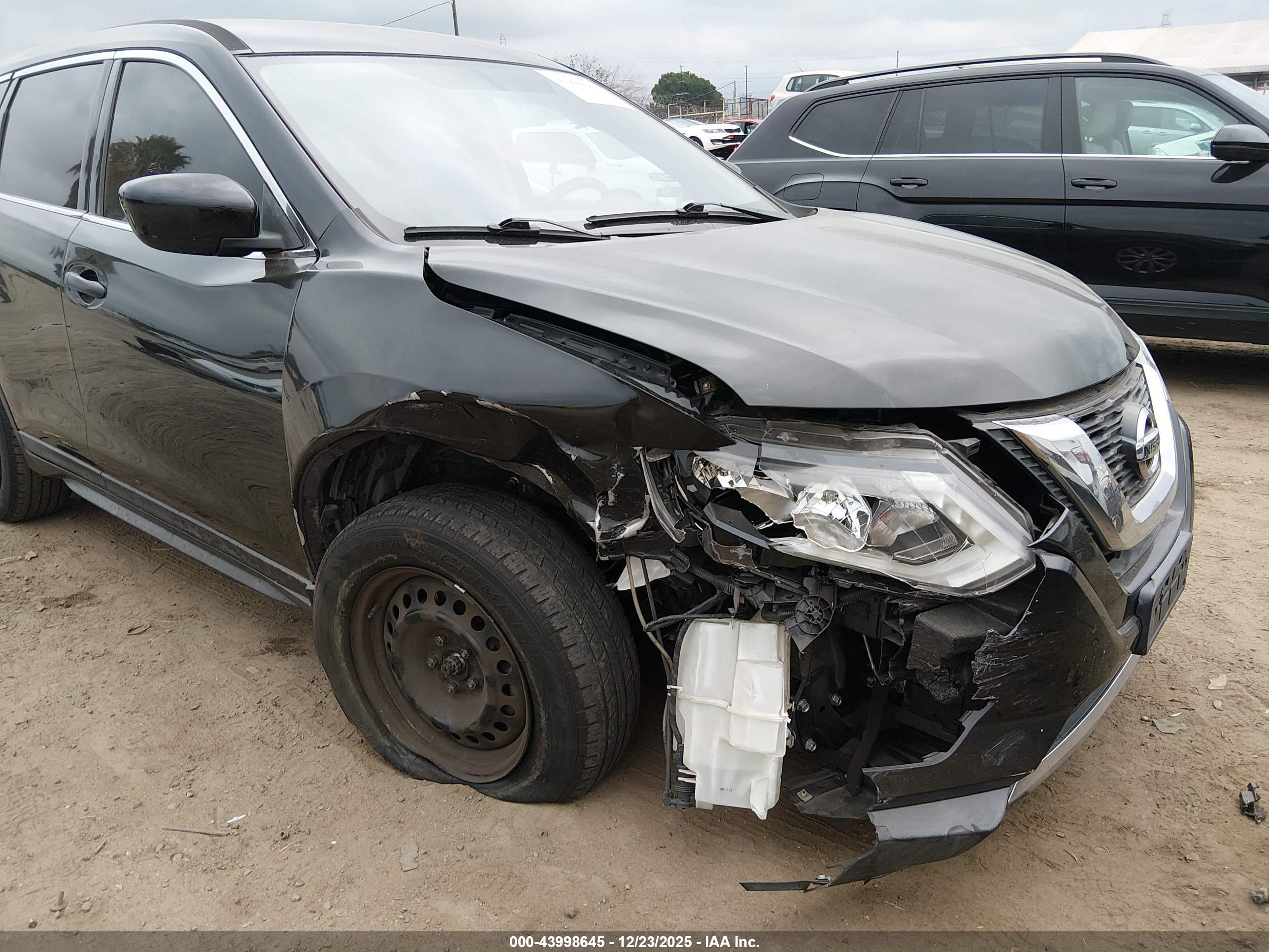 NISSAN ROGUE image 6