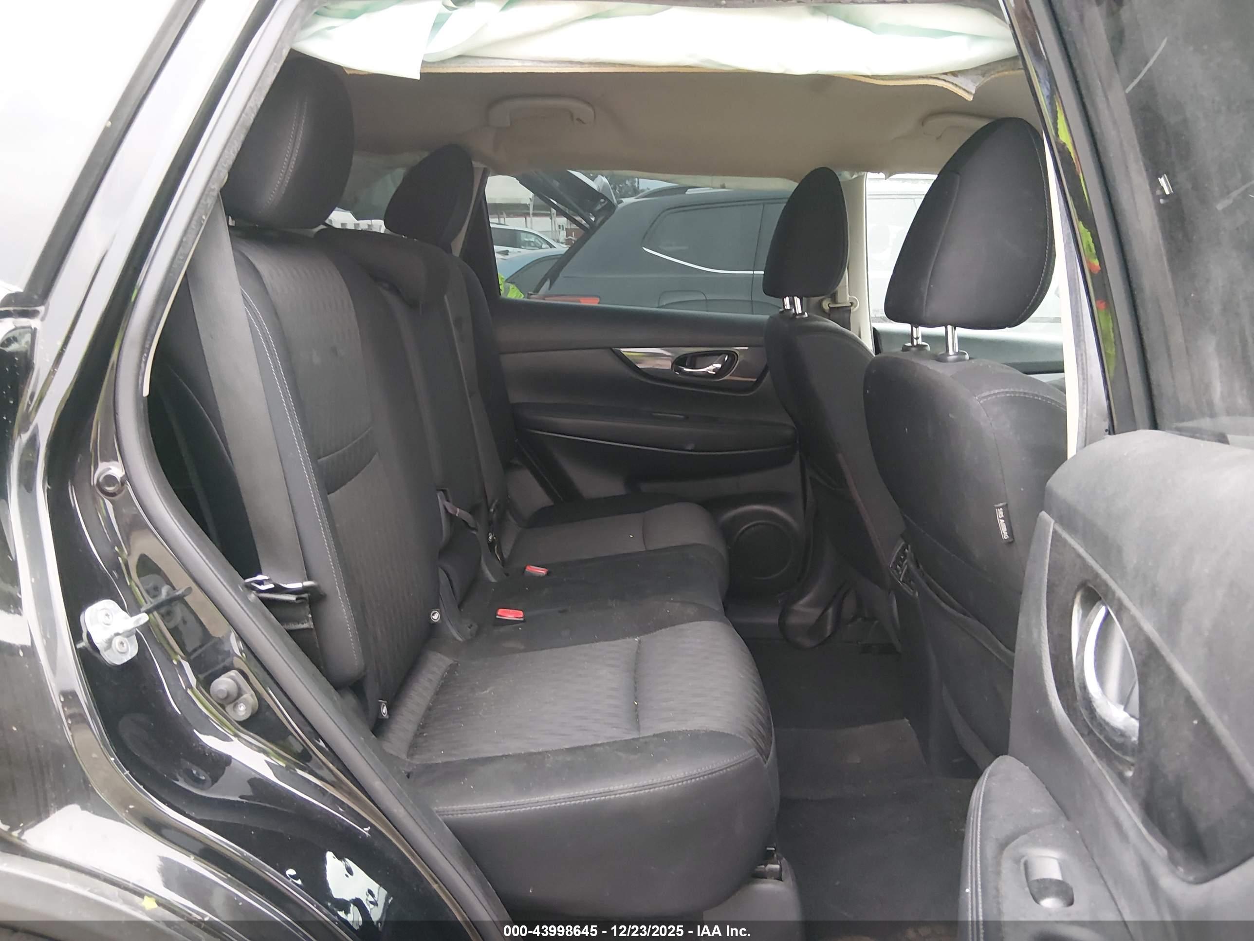 NISSAN ROGUE image 8
