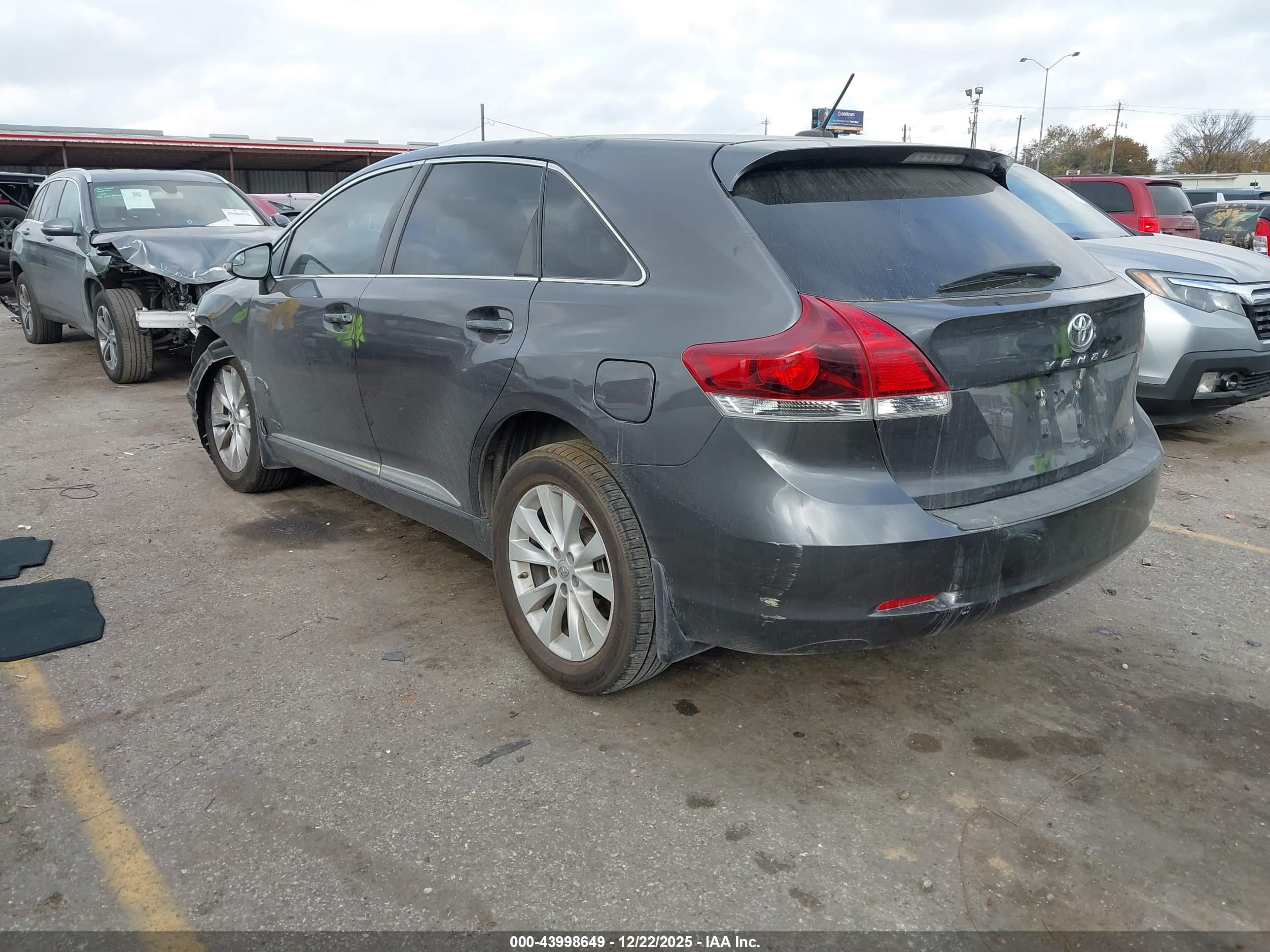 TOYOTA VENZA image 3