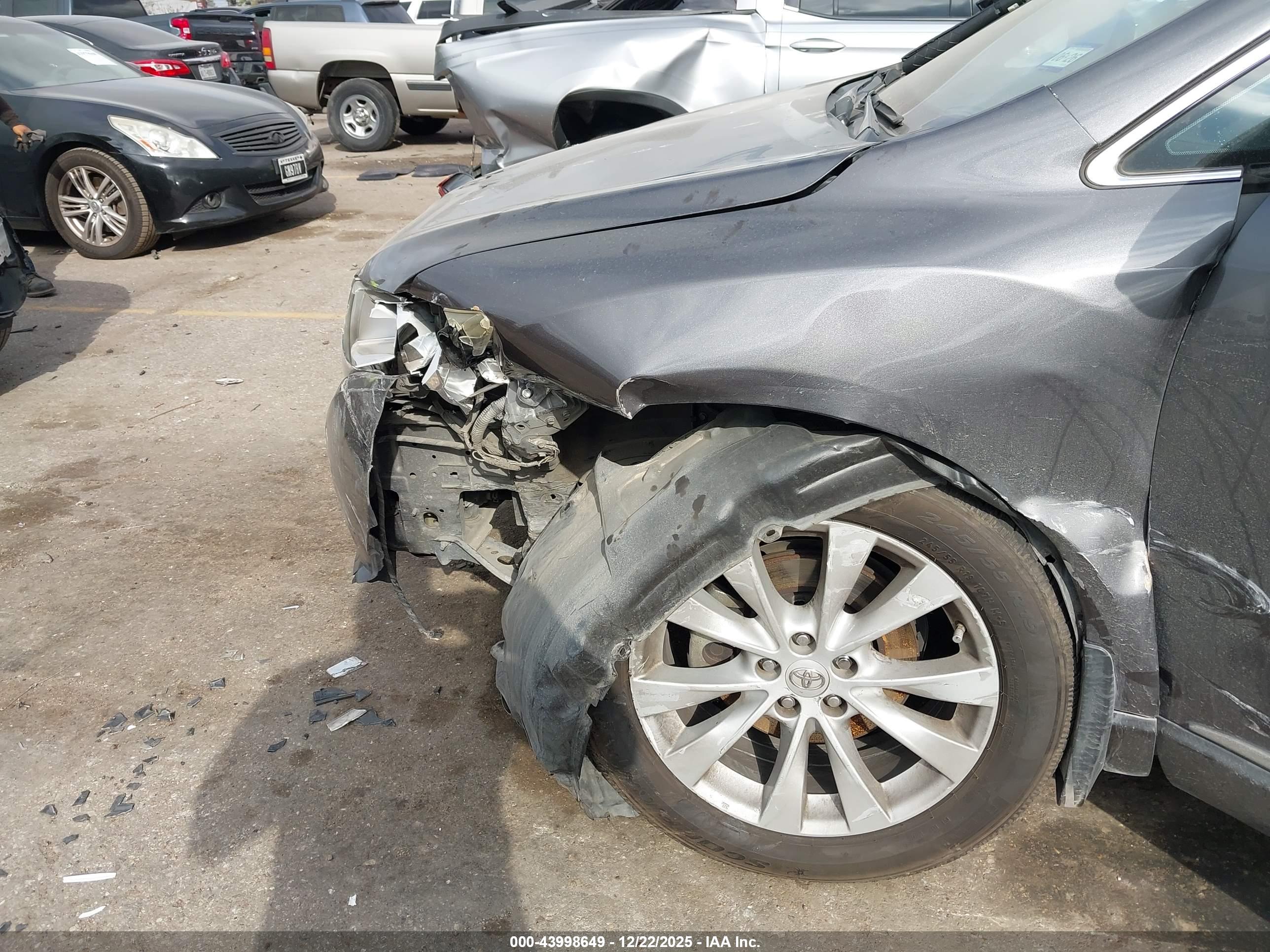 TOYOTA VENZA image 6