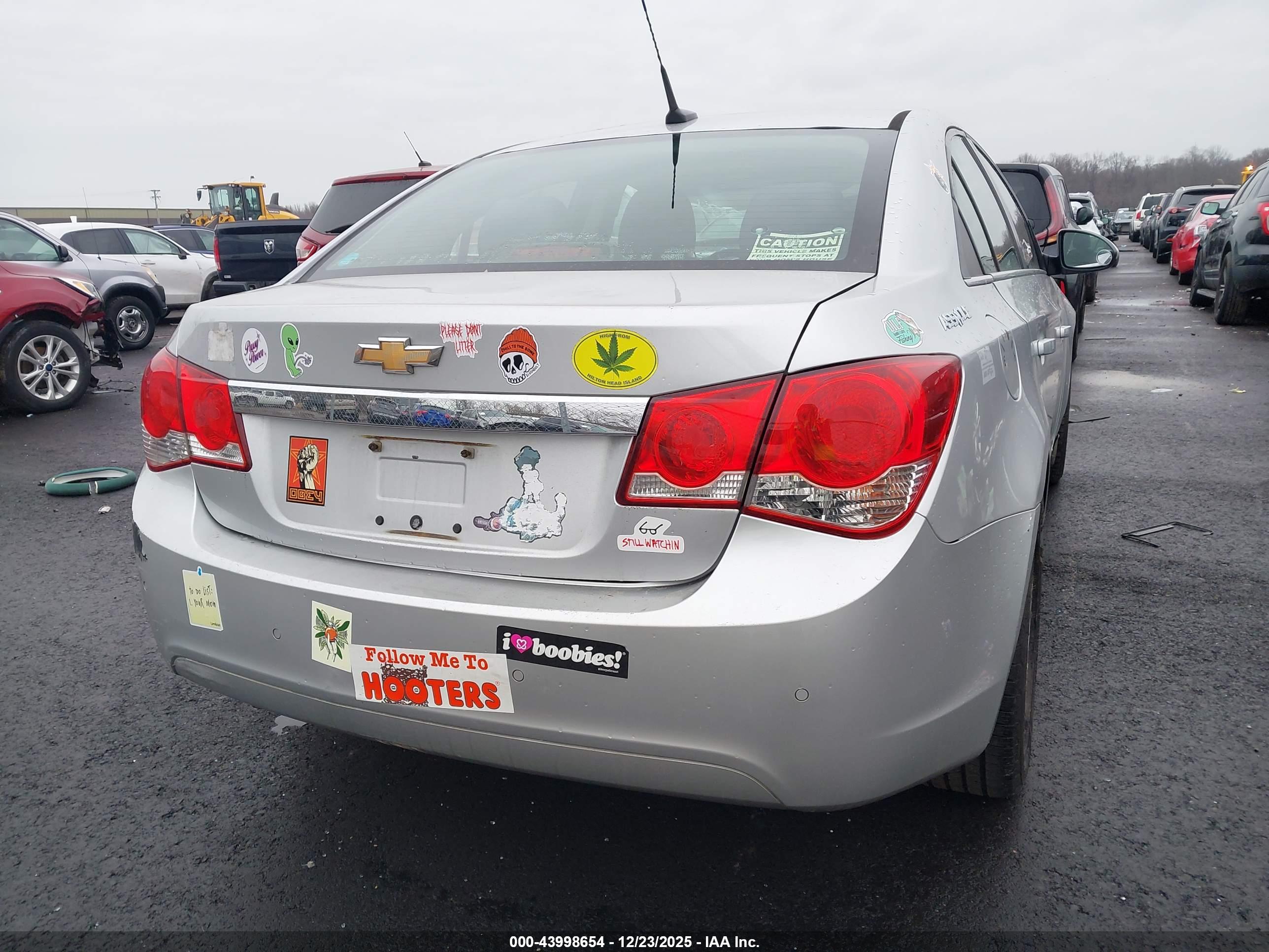 CHEVROLET CRUZE image 4