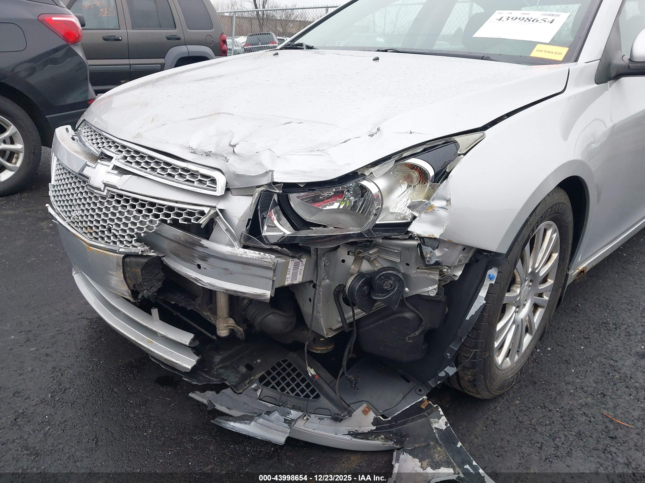 CHEVROLET CRUZE image 6
