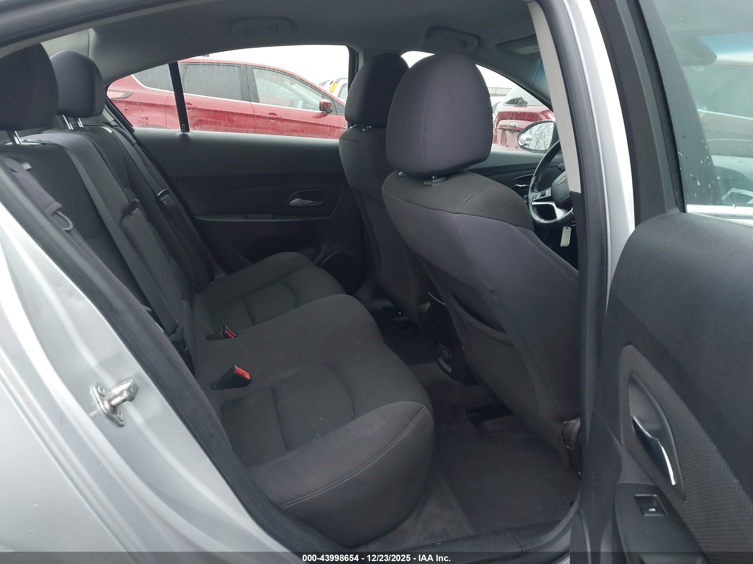 CHEVROLET CRUZE image 8