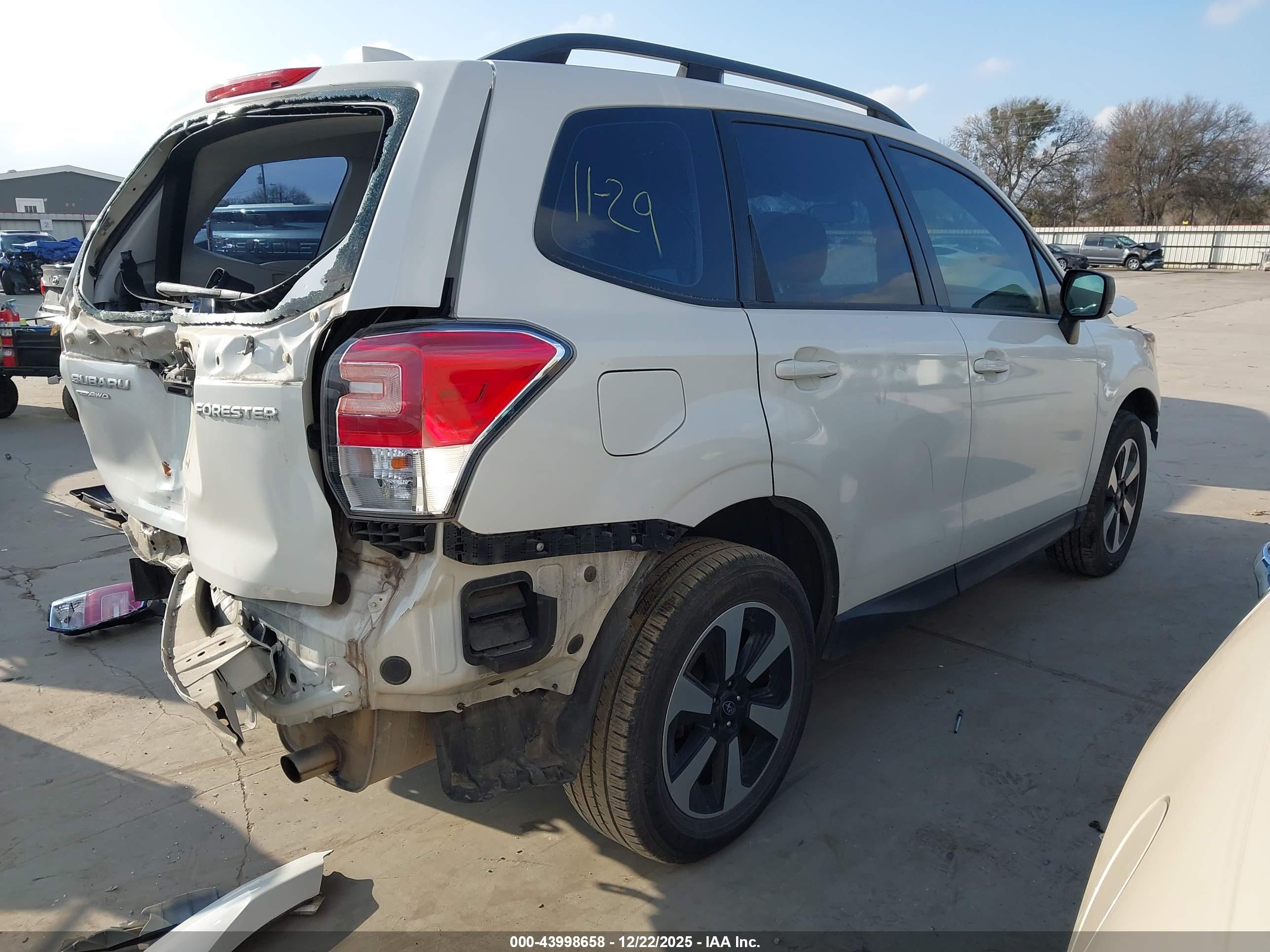 SUBARU FORESTER image 4