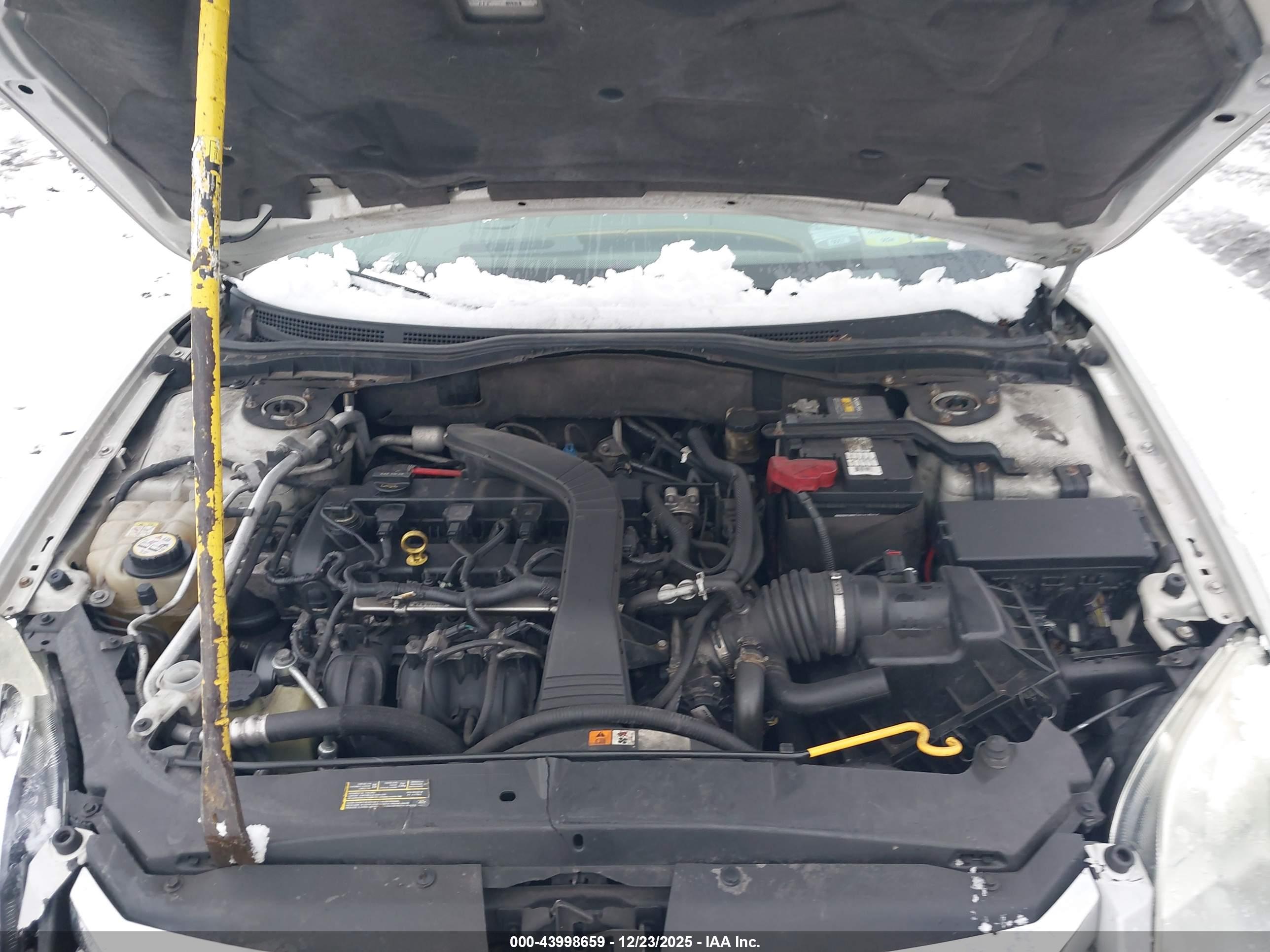 FORD FUSION image 10