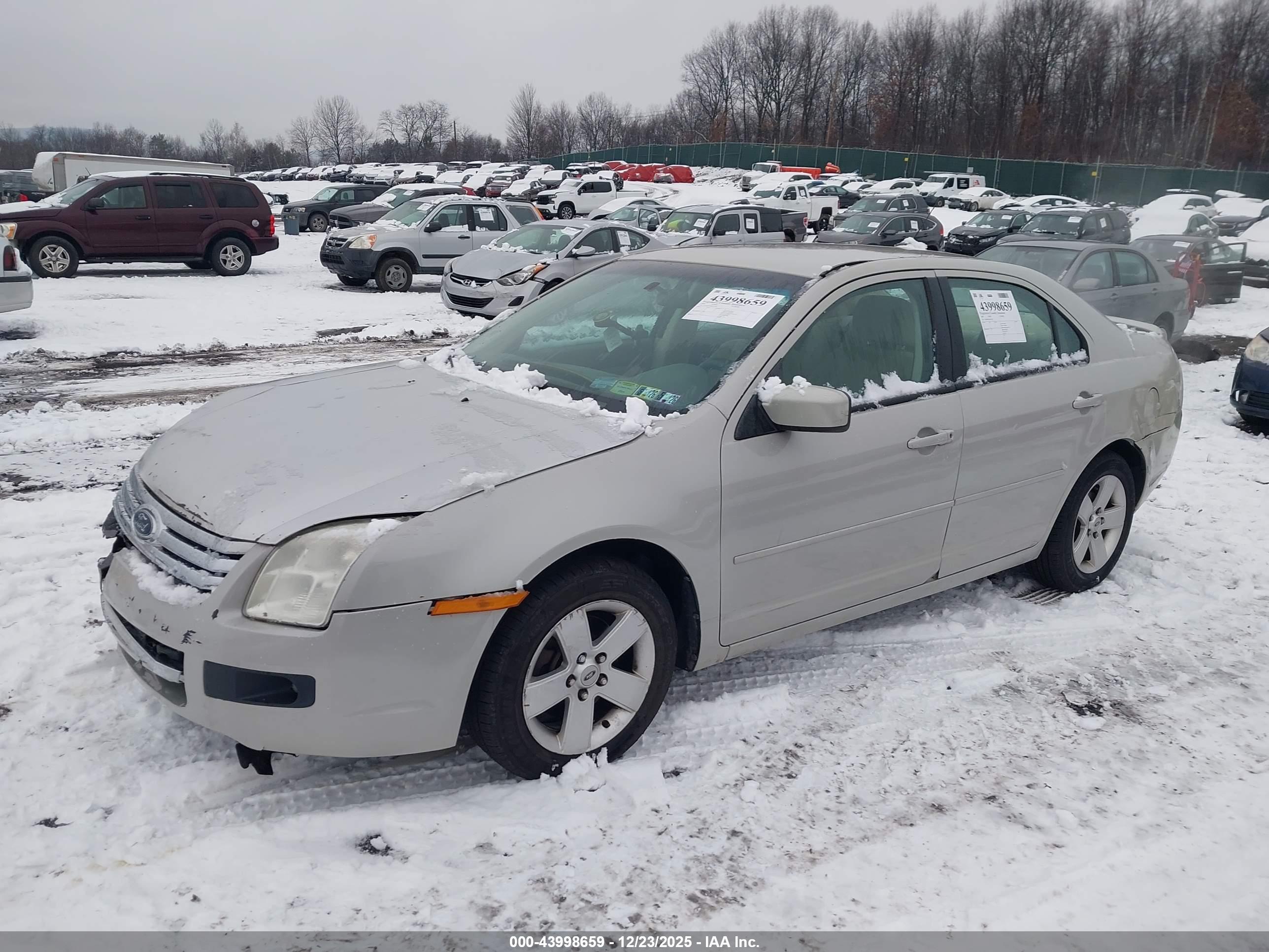 FORD FUSION image 2
