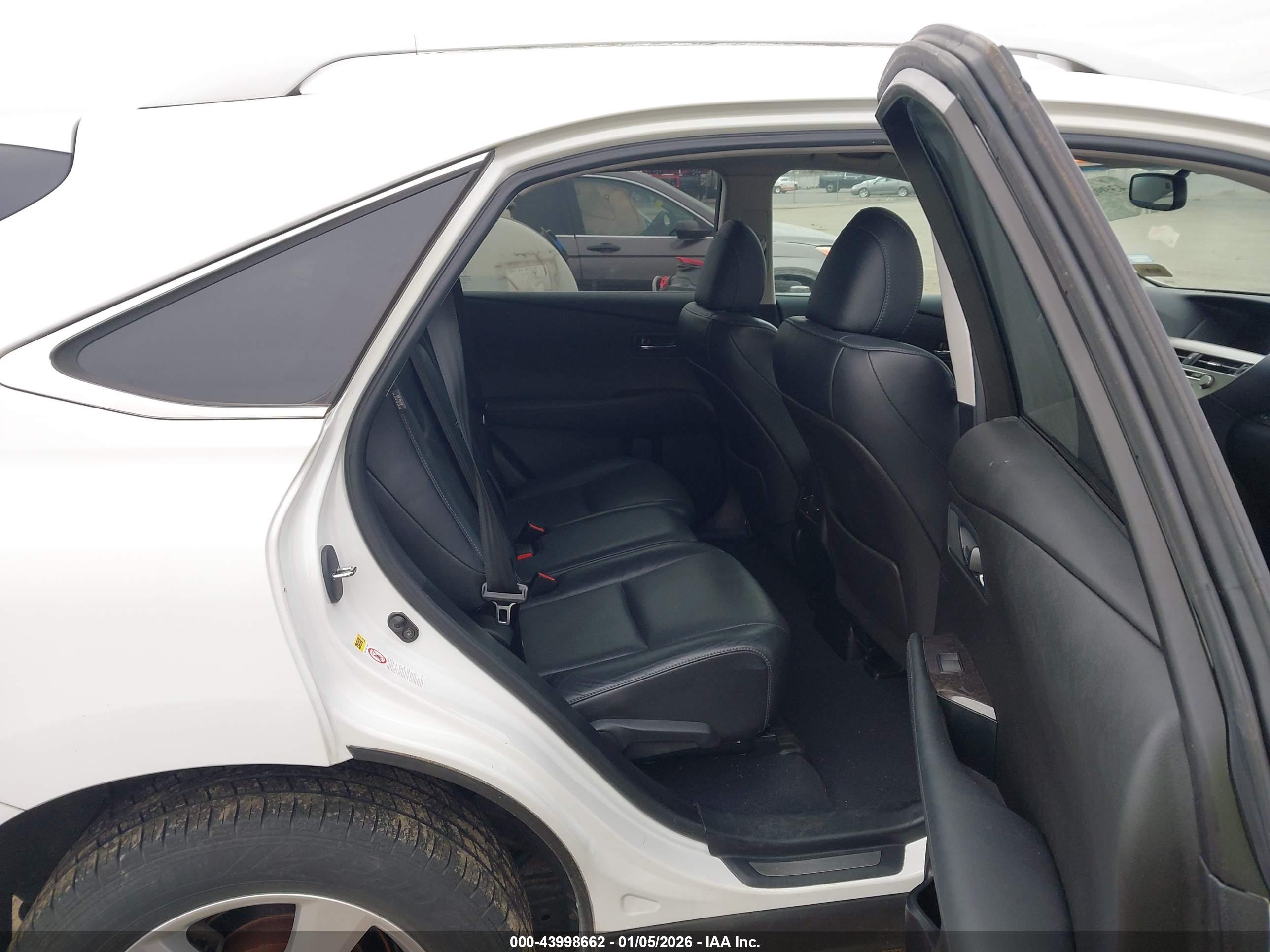 LEXUS RX image 8